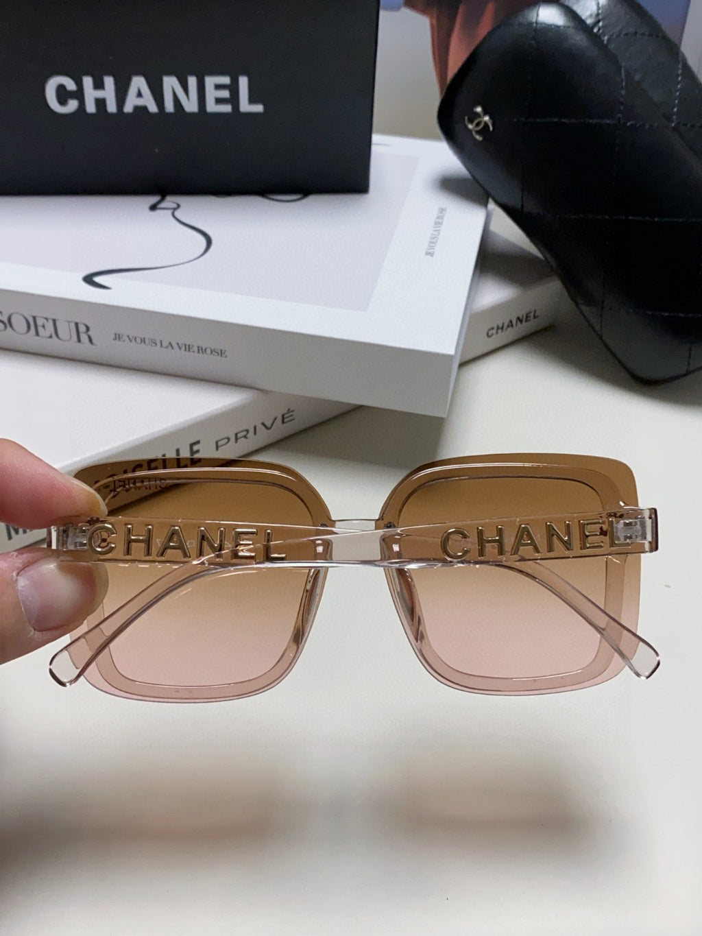 Chanel Fashion Red Lens Sunglasses for Men & Women - 431688 - detail image 4