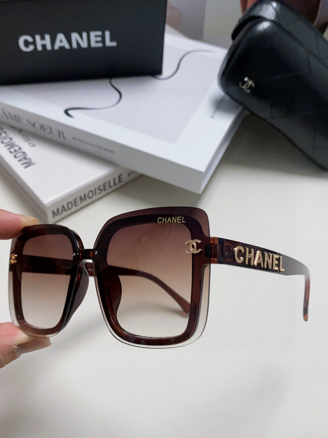 Chanel Fashion Red Lens Sunglasses for Men & Women - 431689 - detail image 5