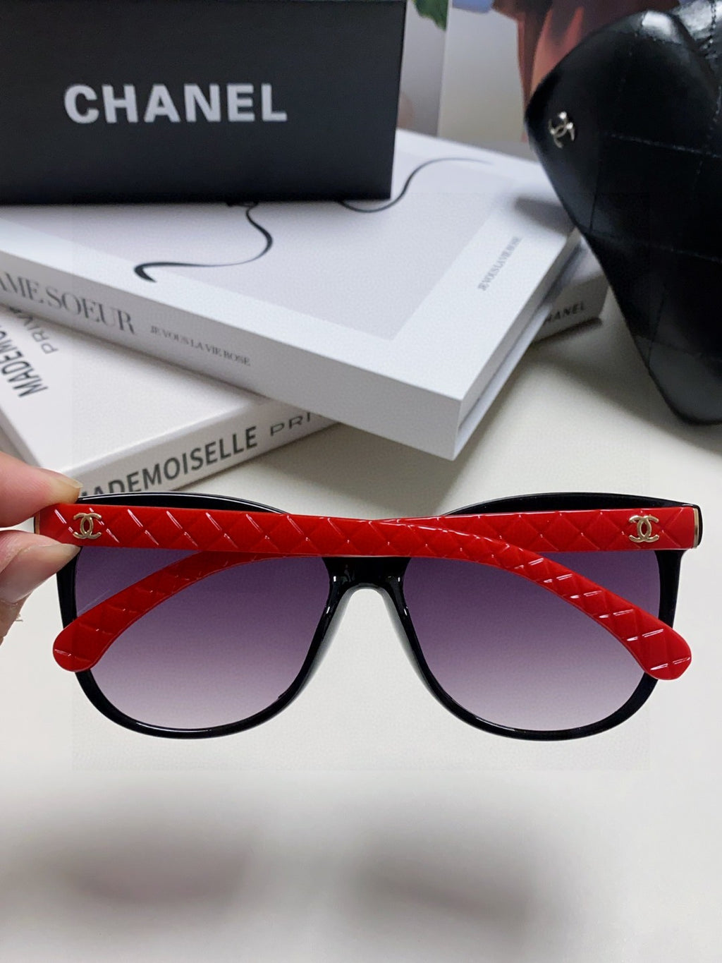 Chanel Cat-Eye Black Lens Sunglasses for Men & Women - 431692 - detail image 4