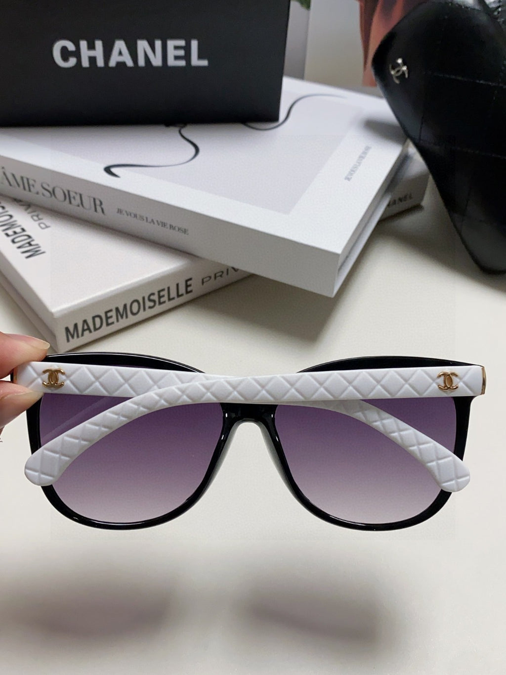 Chanel Cat-Eye Purple Lens Sunglasses for Men & Women - 431693 - detail image 4