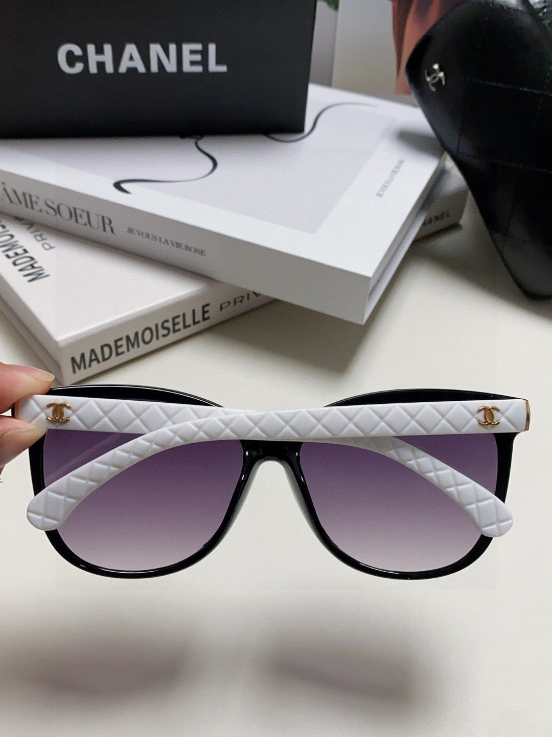 Chanel Cat-Eye Purple Lens Sunglasses for Men & Women - 431693 - detail image 4