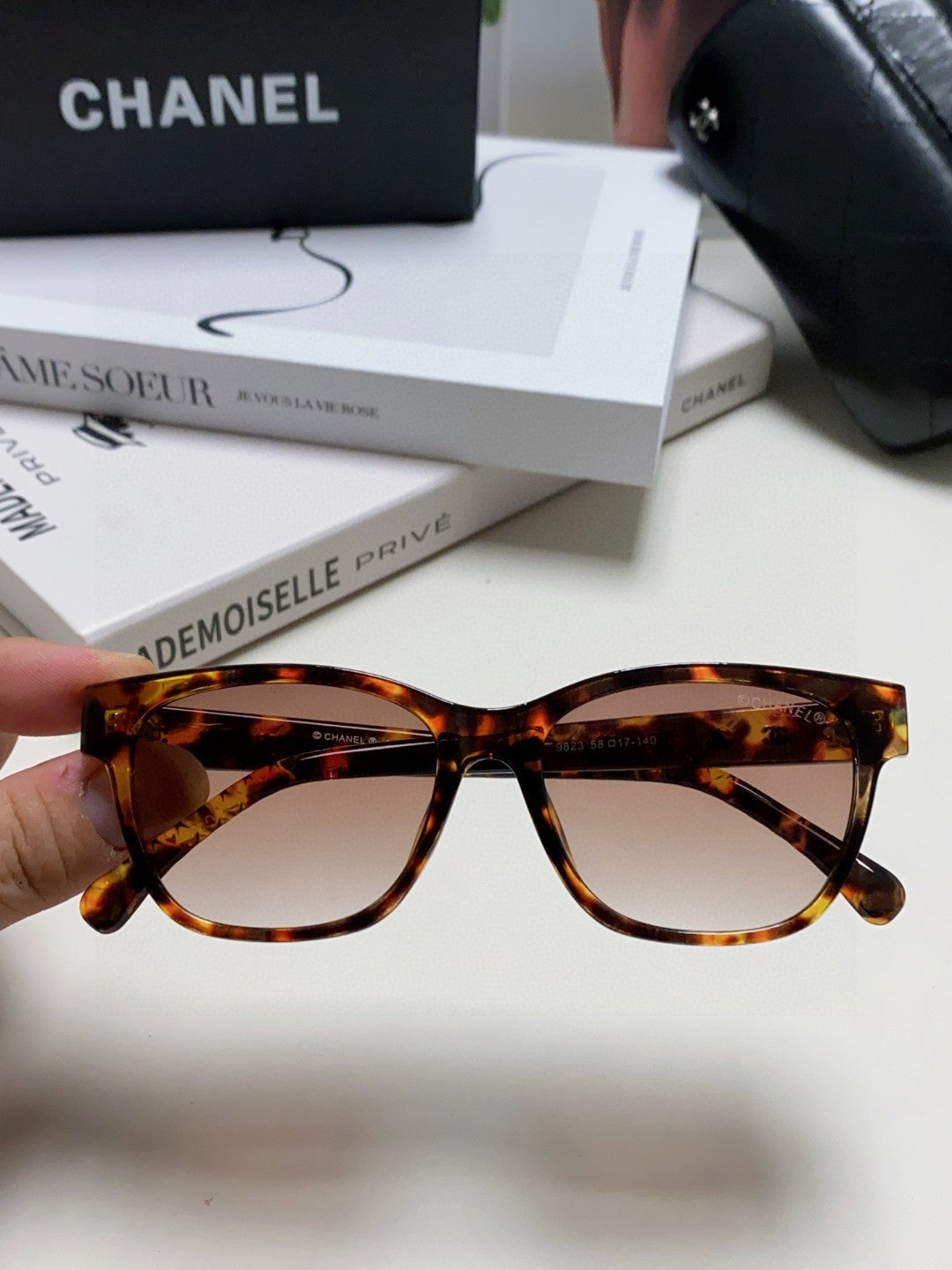 Chanel CH5484 Fashion Red Lens Sunglasses for Men & Women - detail image 5