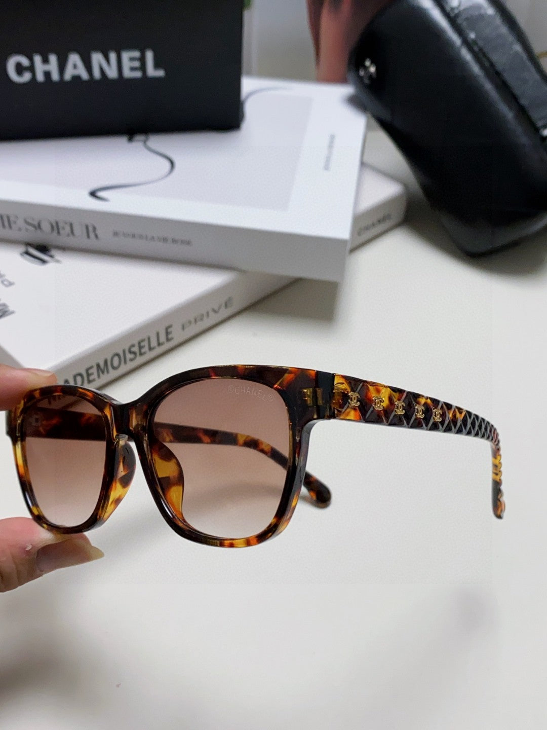 Chanel CH5484 Fashion Red Lens Sunglasses for Men & Women - detail image 7
