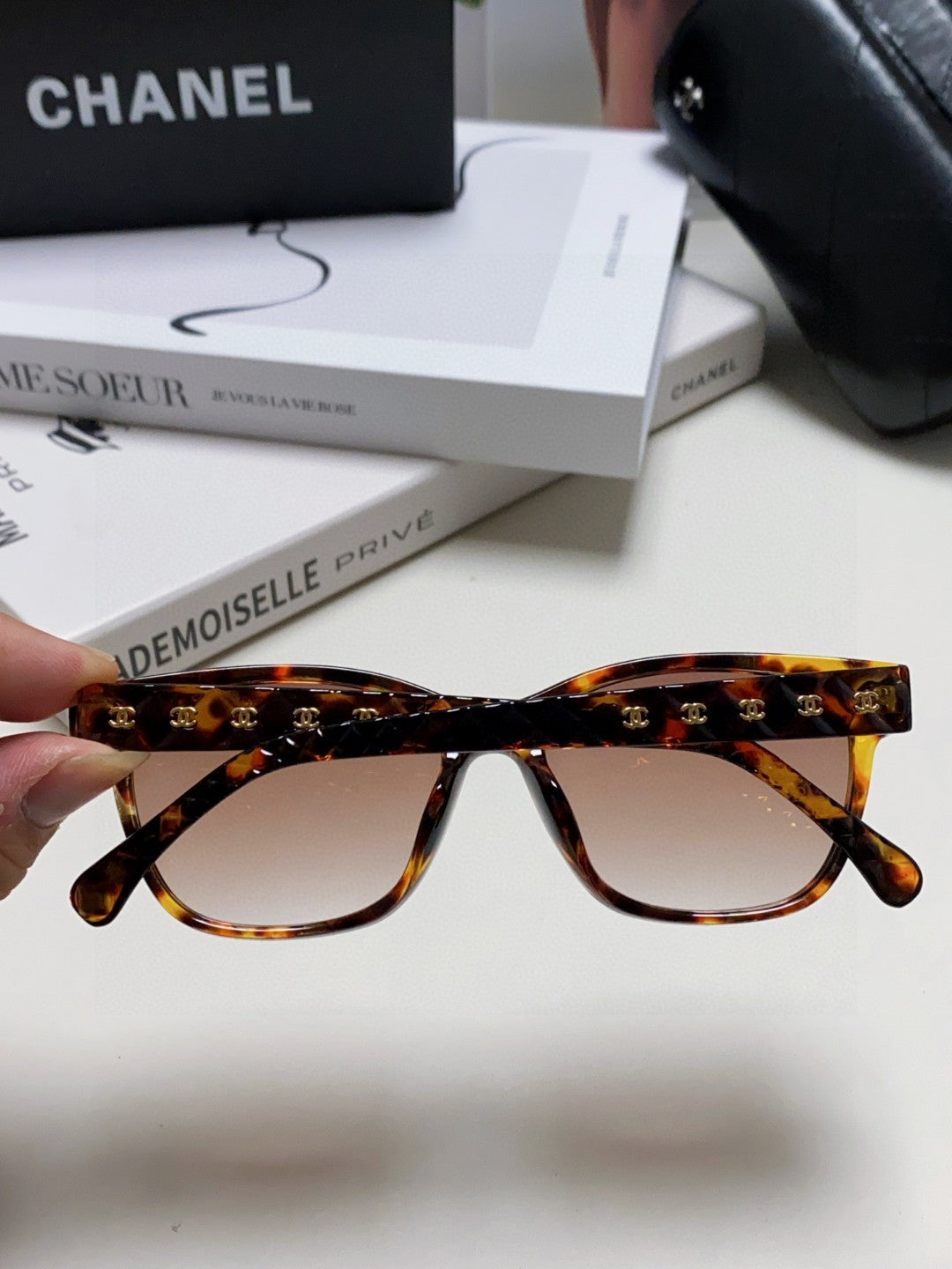 Chanel CH5484 Fashion Red Lens Sunglasses for Men & Women - detail image 6