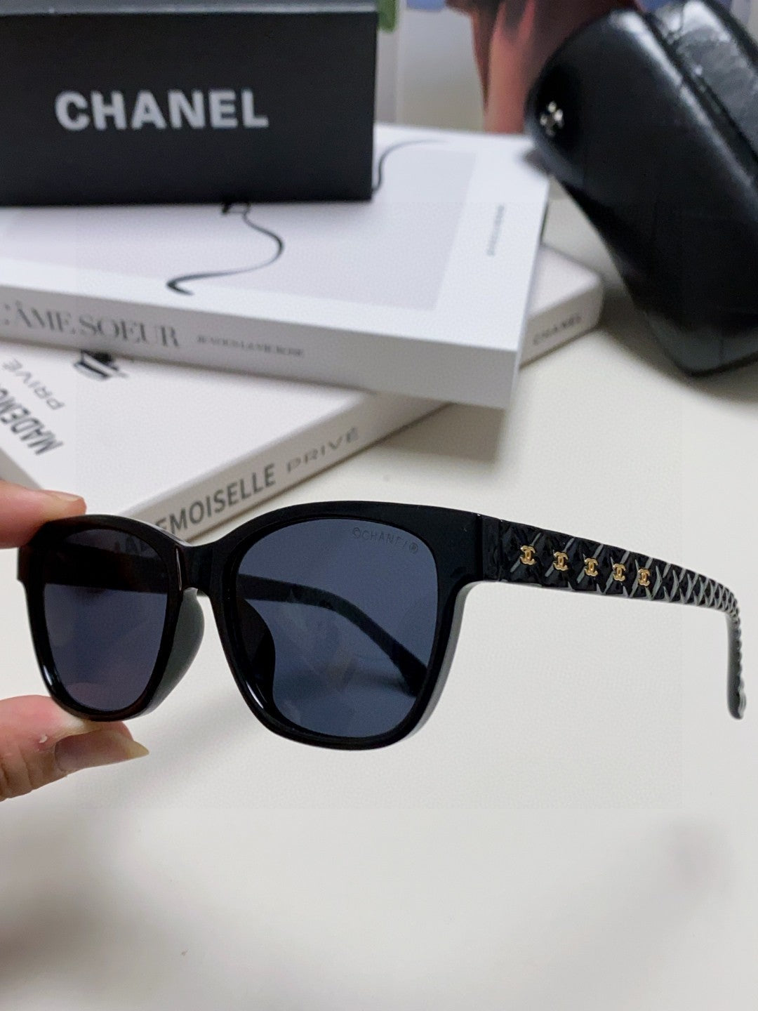 Chanel CH5484 Fashion Black Lens Sunglasses for Men & Women - detail image 7