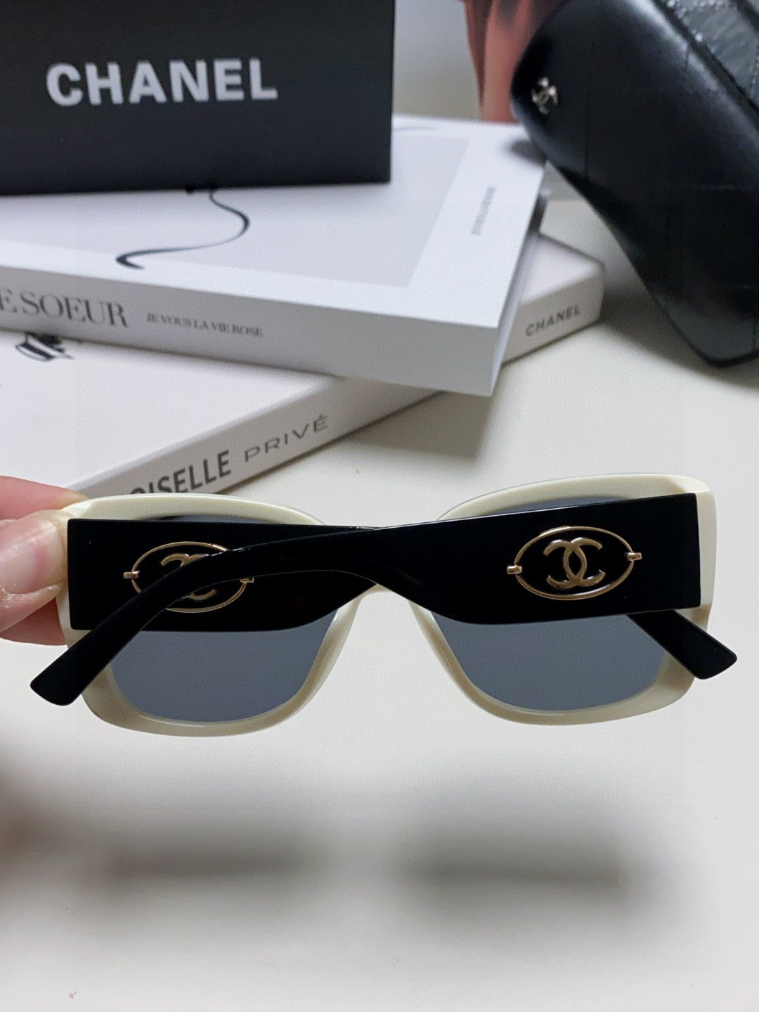 Chanel Fashion Blue Lens Sunglasses for Women - 431501 - detail image 4