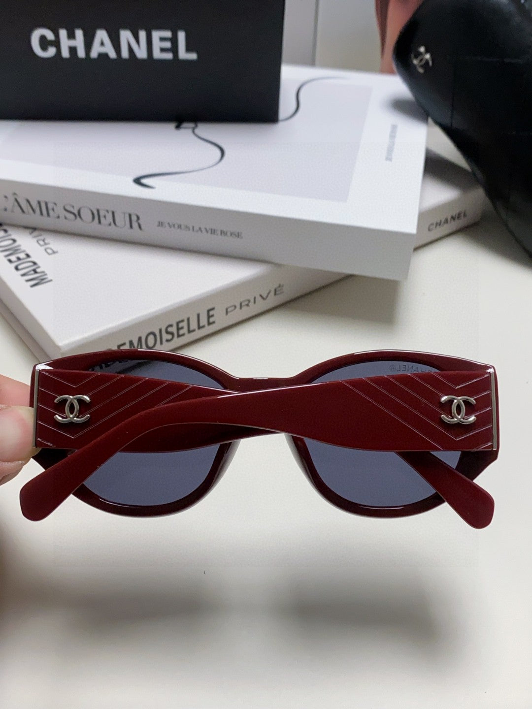Chanel Polarized Cat-Eye Blue Lens Sunglasses for Women - 431503 - detail image 4