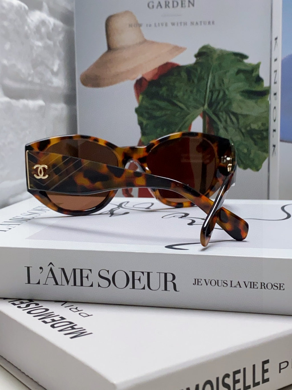 Chanel Polarized Cat-Eye Red Lens Sunglasses for Women - 431505 - detail image 2