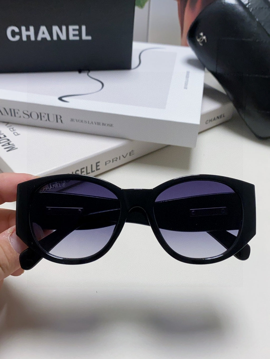 Chanel Polarized Cat-Eye Blue Lens Sunglasses for Women - 431506 - detail image 3
