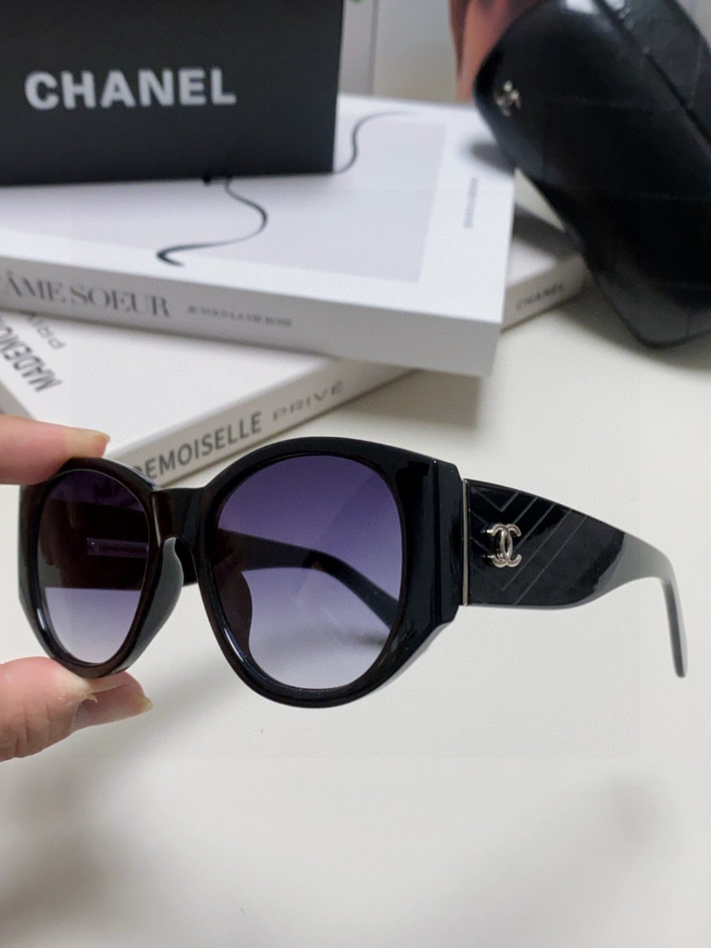Chanel Polarized Cat-Eye Blue Lens Sunglasses for Women - 431506 - detail image 5