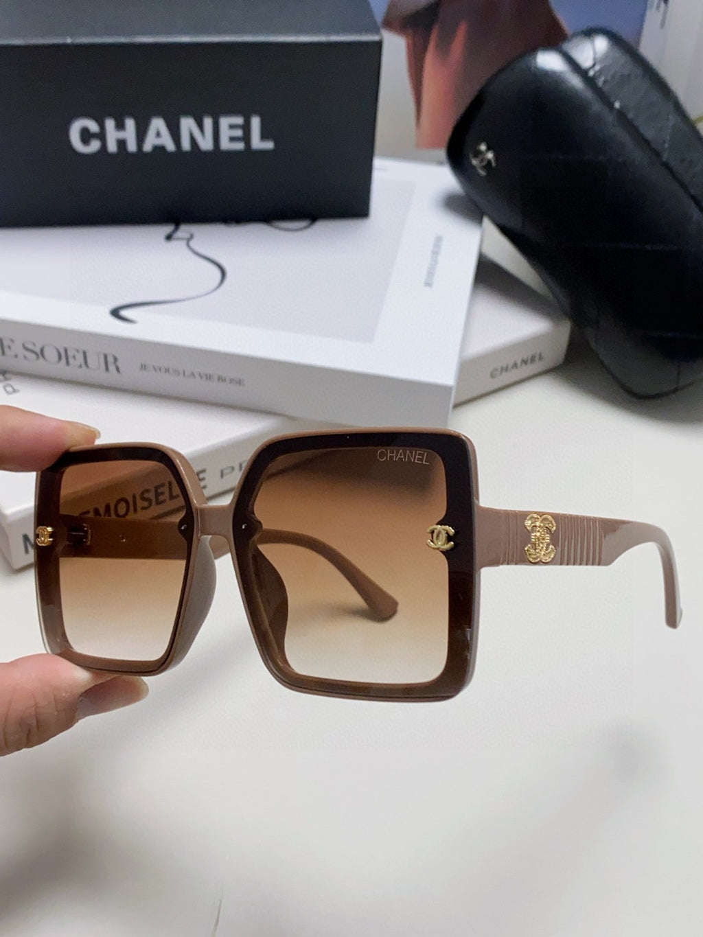 Chanel Polarized Fashion Red Lens Sunglasses for Men & Women - 431516 - detail image 5