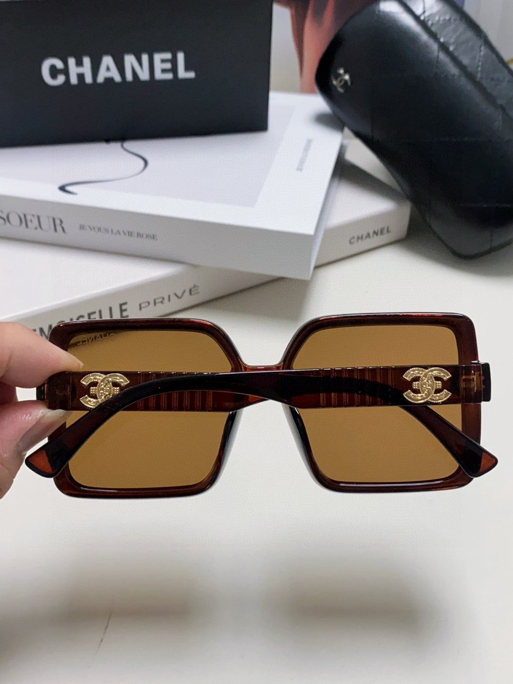 Chanel Polarized Fashion Brown Lens Sunglasses for Men & Women - 431517 - detail image 3