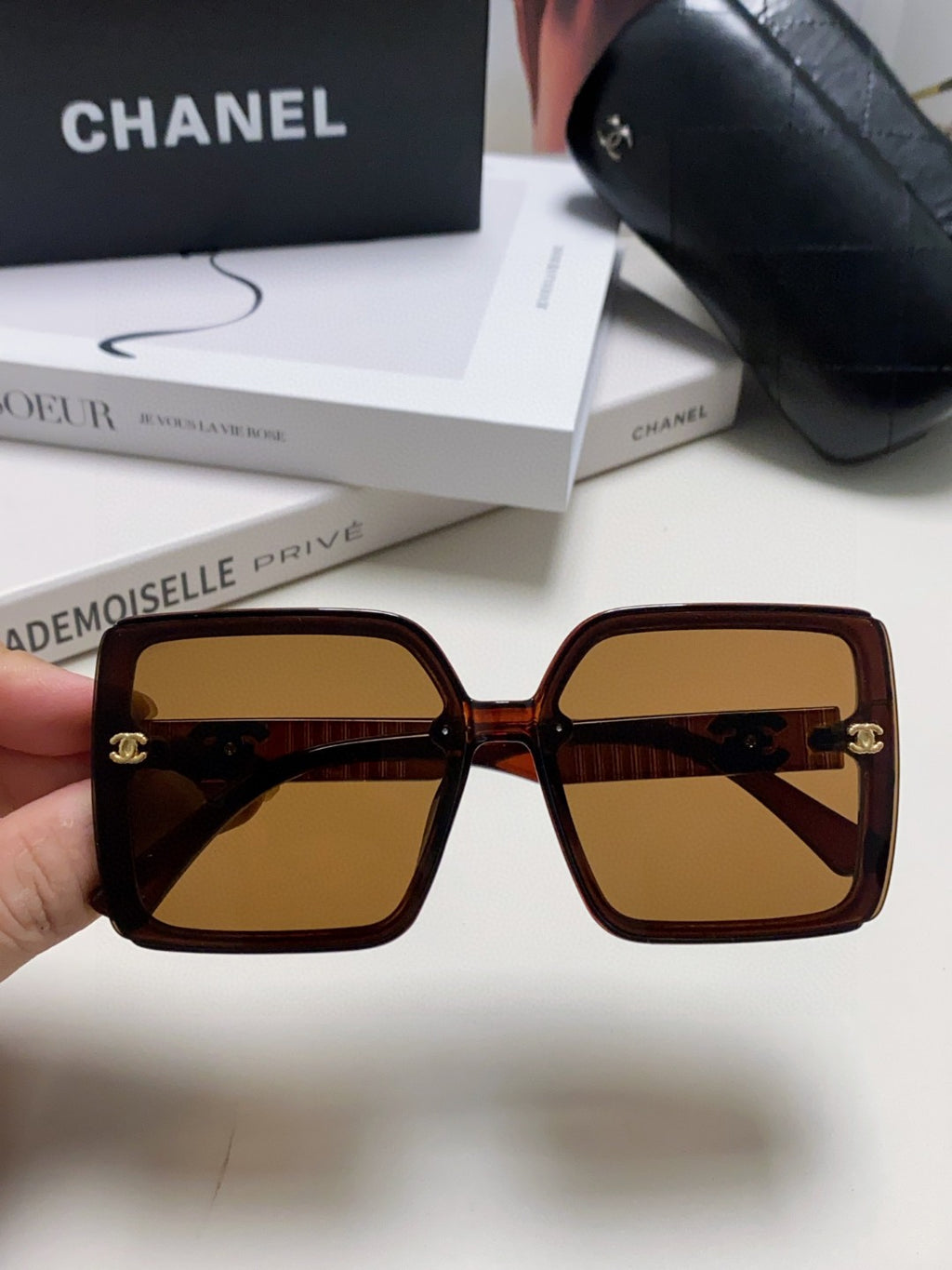 Chanel Polarized Fashion Brown Lens Sunglasses for Men & Women - 431517 - detail image 2