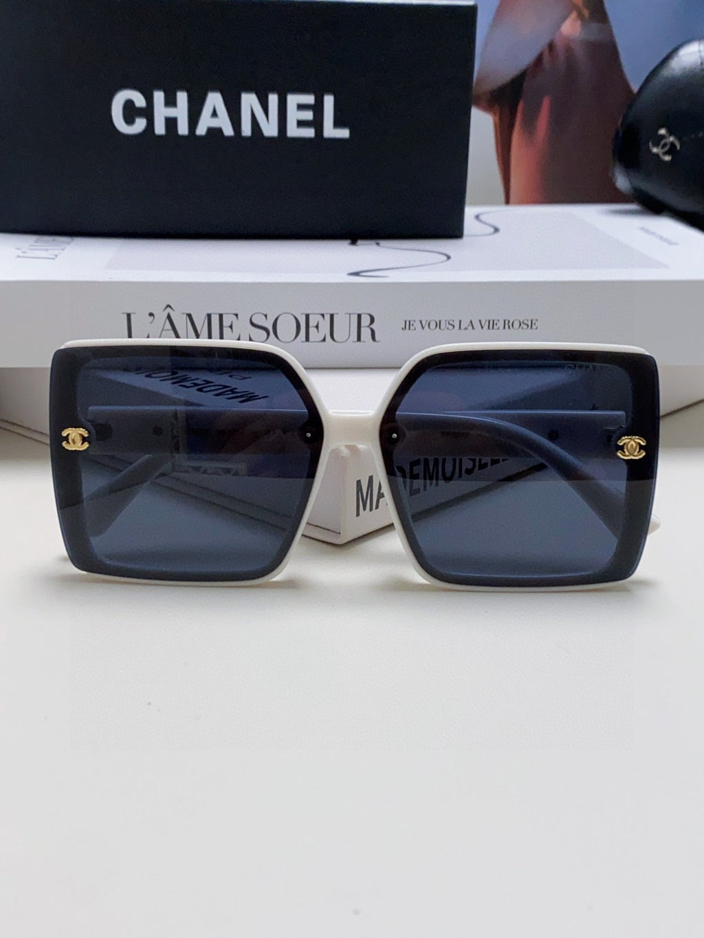 Chanel Polarized Fashion Black Lens Sunglasses for Men & Women - 431518 - detail image 5
