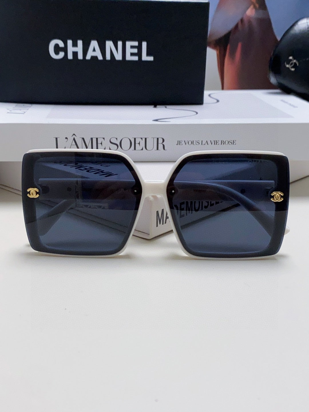 Chanel Polarized Fashion Black Lens Sunglasses for Men & Women - 431518 - detail image 5