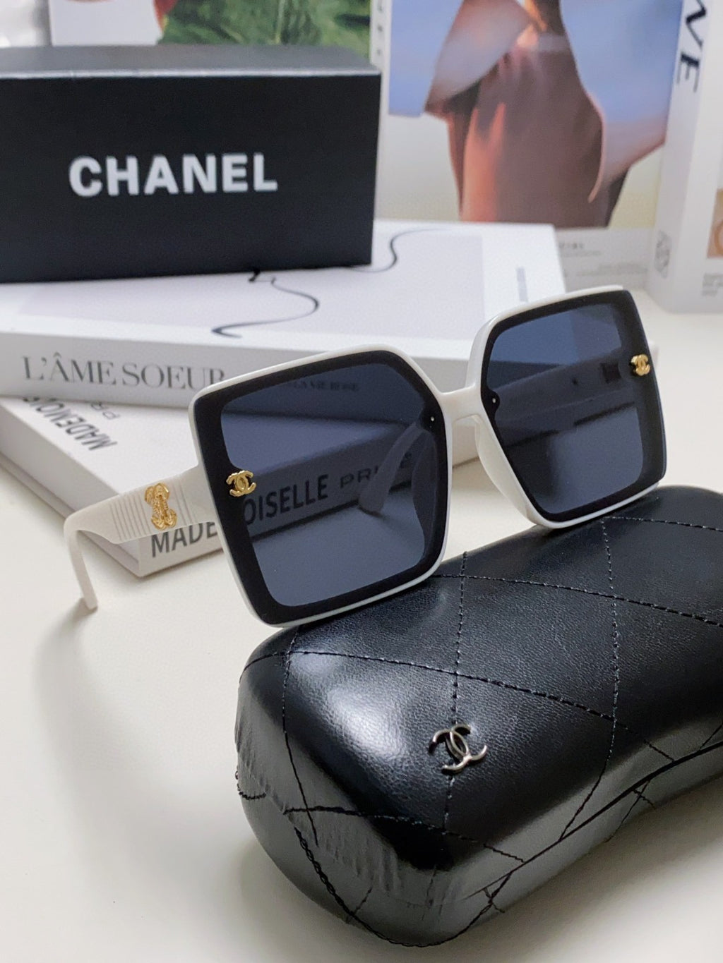 Chanel Polarized Fashion Black Lens Sunglasses for Men & Women - 431518 - detail image 6