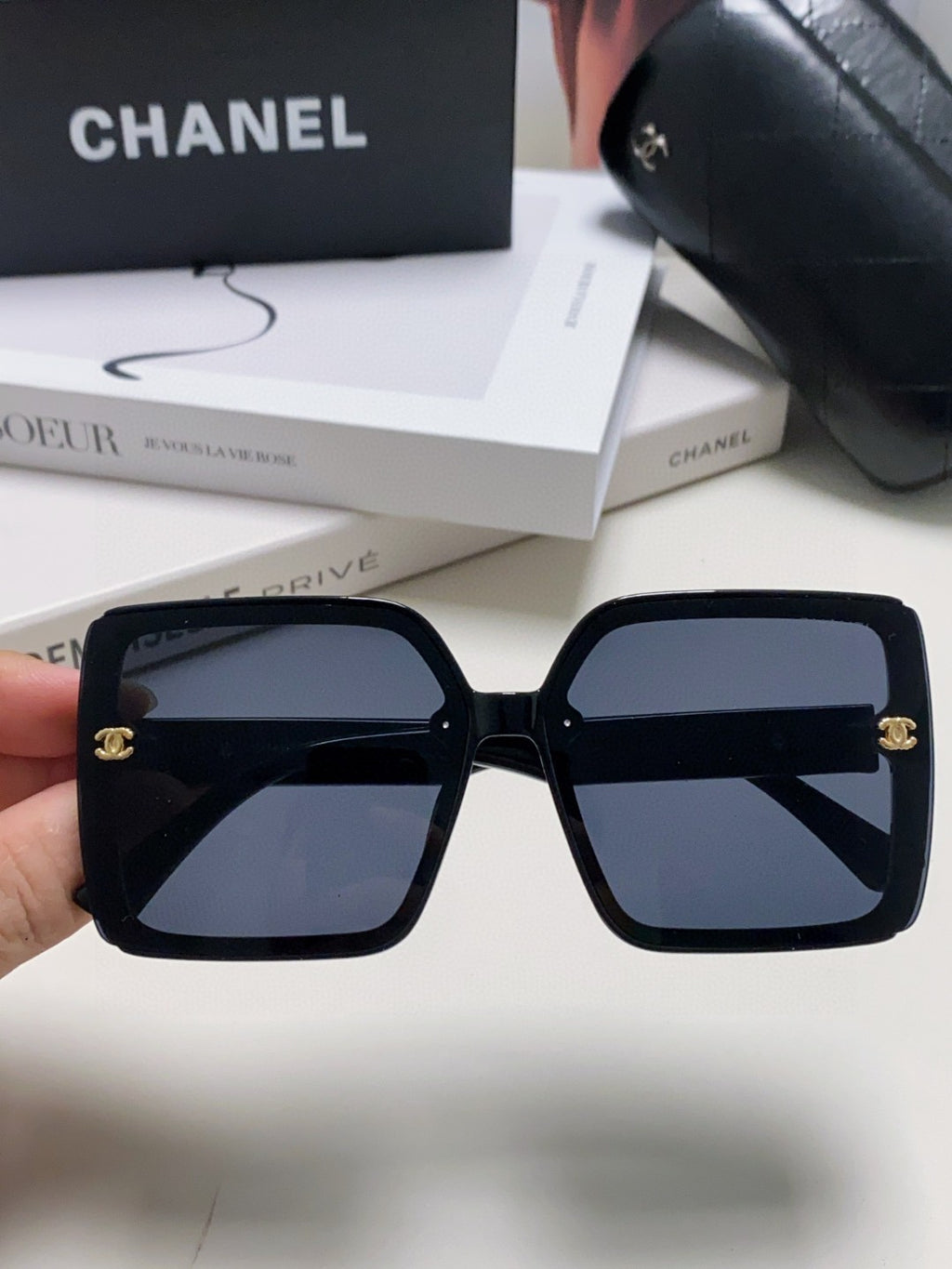 Chanel Polarized Fashion Black Lens Sunglasses for Men & Women - 431519 - detail image 2