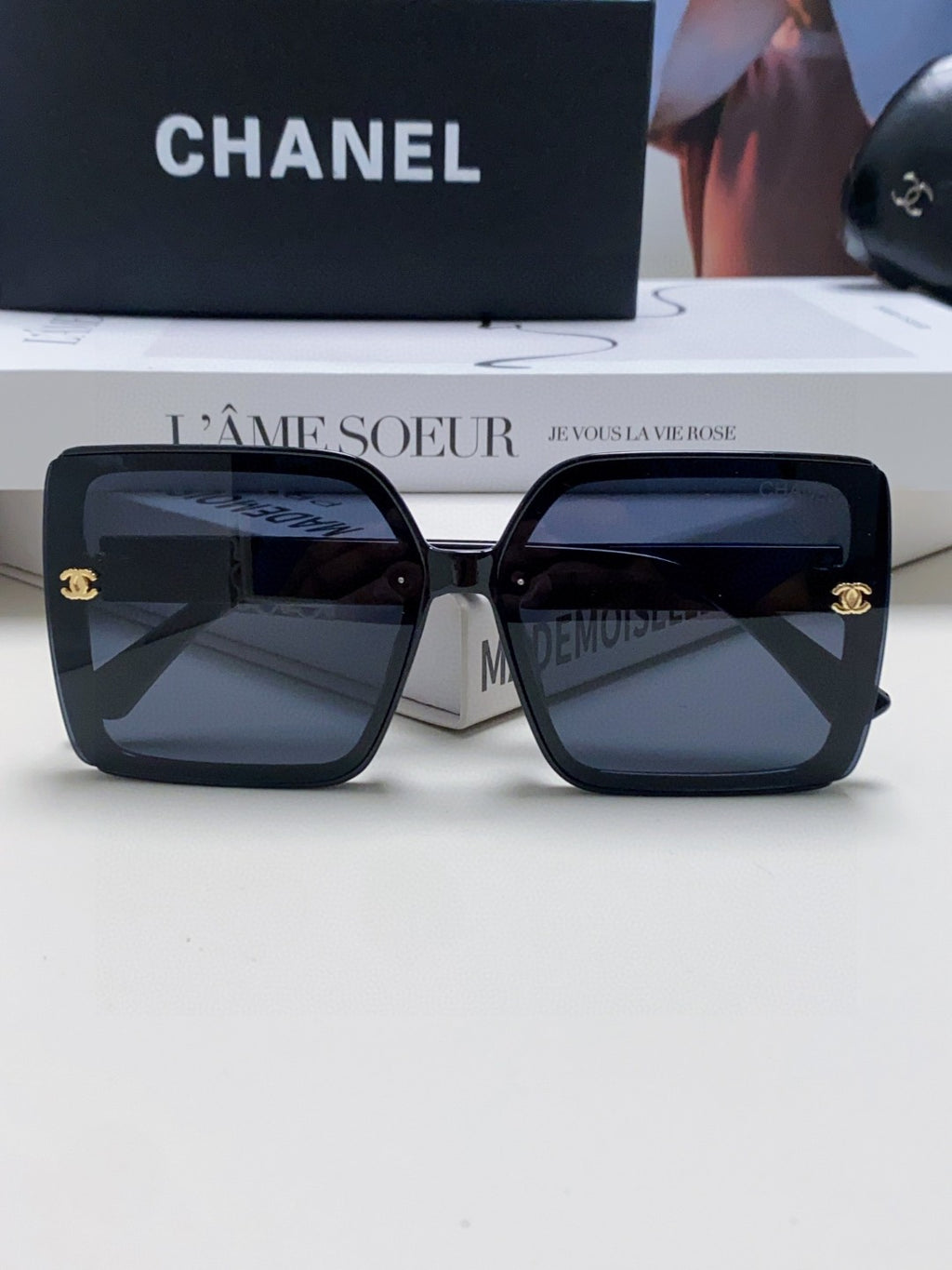 Chanel Polarized Fashion Black Lens Sunglasses for Men & Women - 431519 - detail image 5