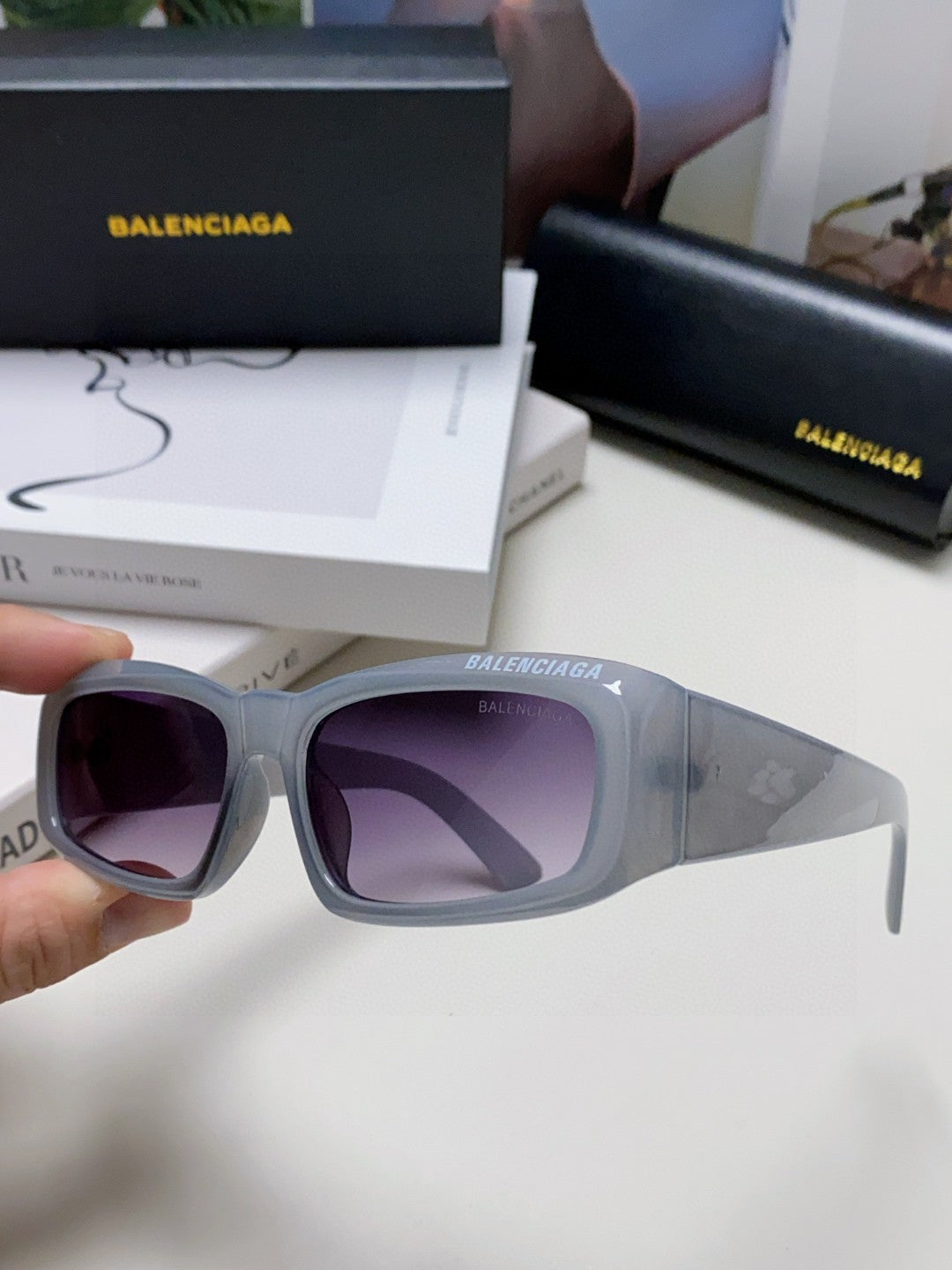 Balenciaga Square Gold Lens Sunglasses for Men & Women - 449637 - detail image 7