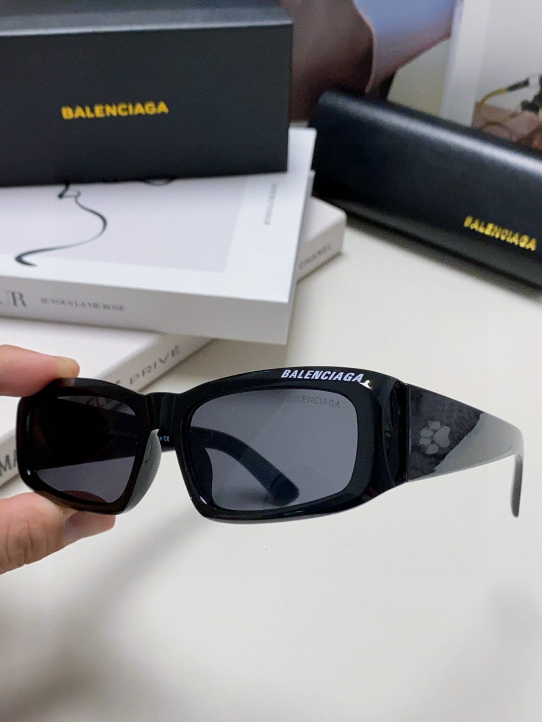 Balenciaga Square Gray Lens Sunglasses for Men & Women - 416107 - detail image 7