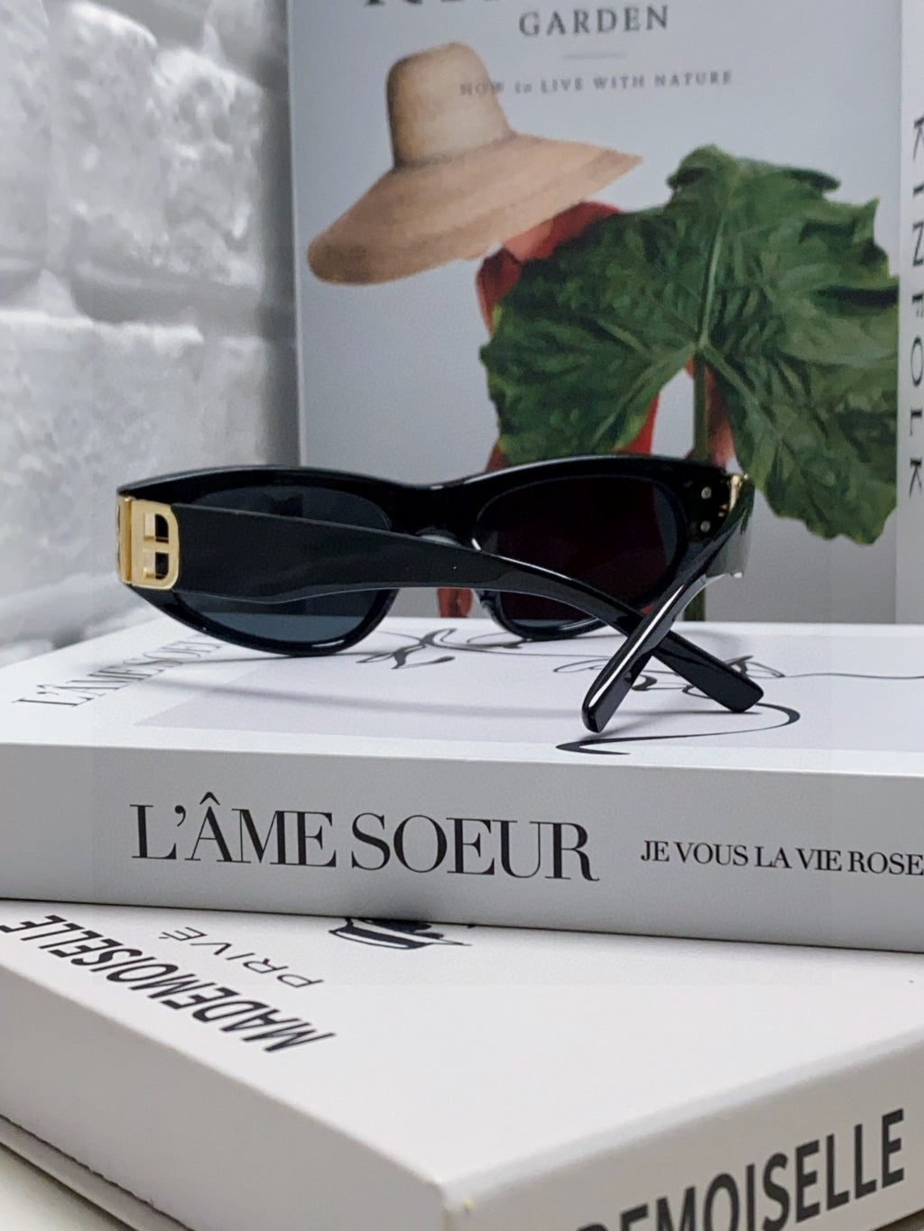 Balenciaga Fashion Gold Lens Sunglasses for Men & Women - detail image 2