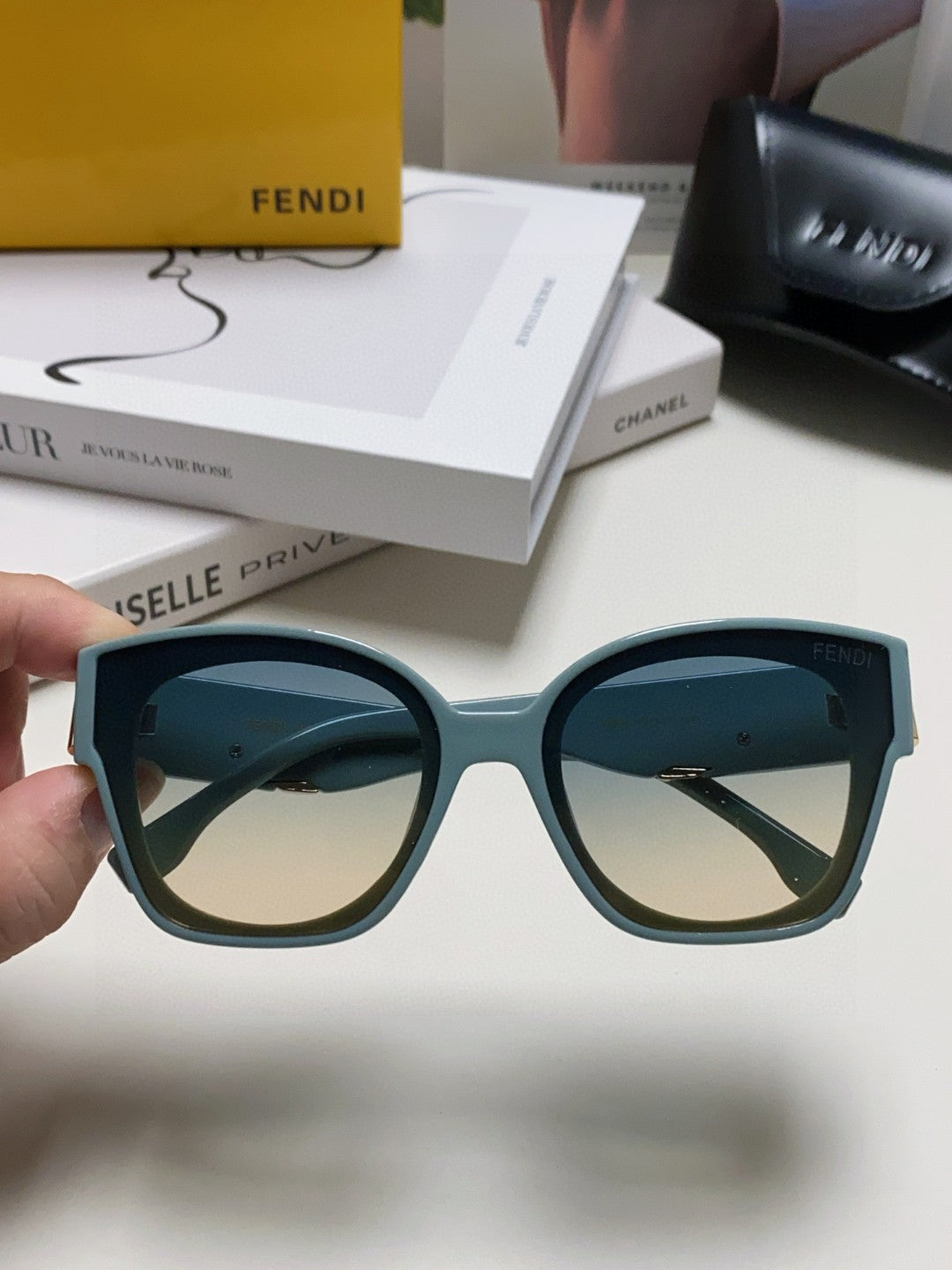 Fendi Fashion Gray Lens Sunglasses for Men & Women - 449811 - detail image 3