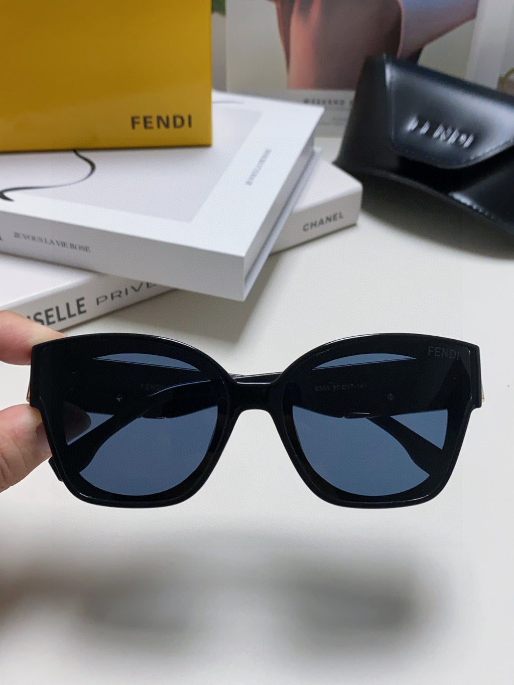 Fendi Fashion Silver Lens Sunglasses for Men & Women - 416306 - detail image 2