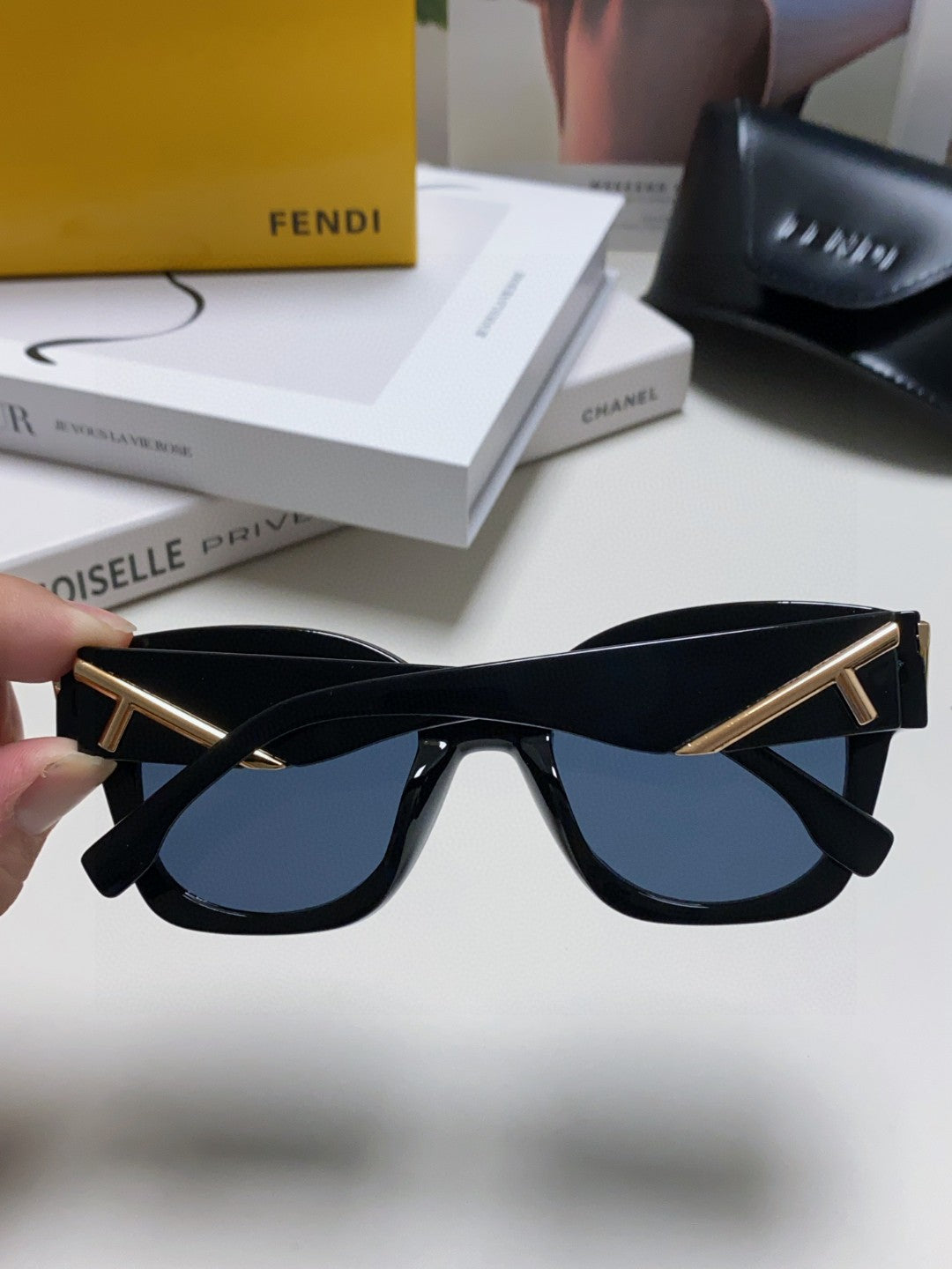 Fendi Fashion Silver Lens Sunglasses for Men & Women - 449812 - detail image 3