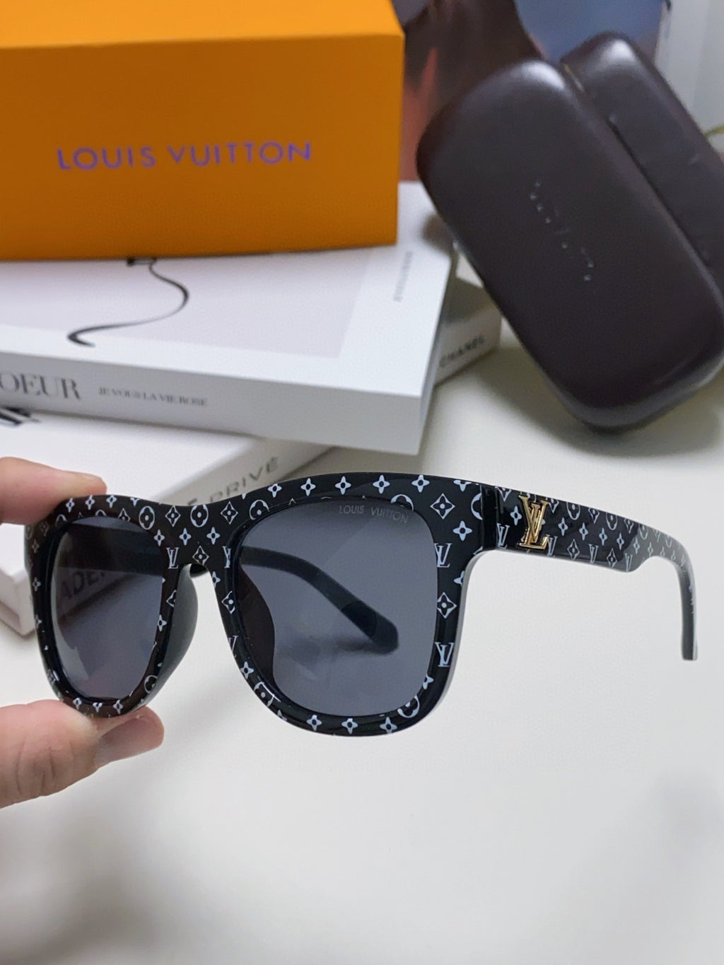 Louis Vuitton Oversized Blue Lens Sunglasses for Men & Women - detail image 5