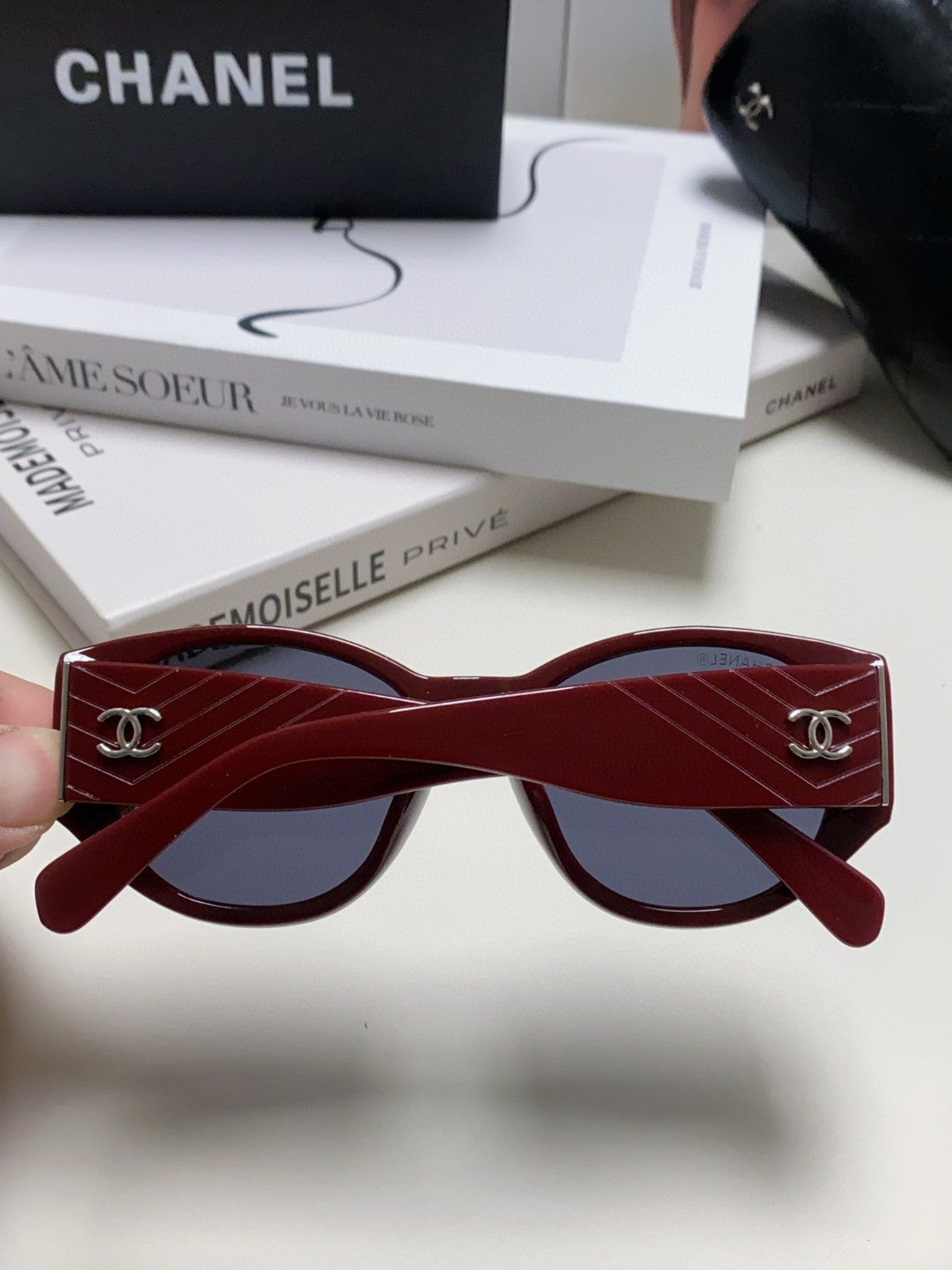 Chanel Polarized Cat-Eye Blue Lens Sunglasses for Women - 448888 - detail image 4
