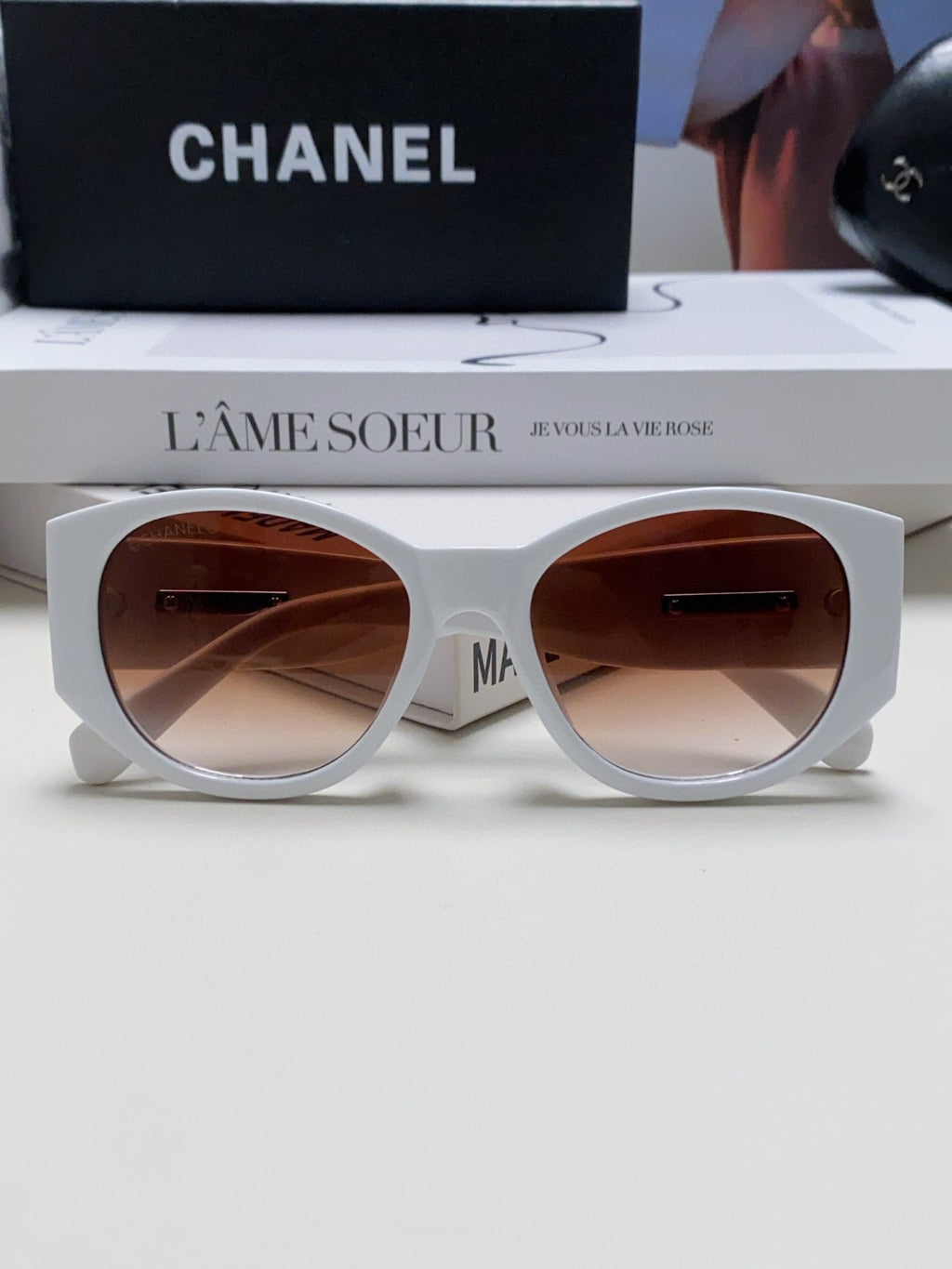 Chanel Polarized Cat-Eye Gray Lens Sunglasses for Women - detail image 6