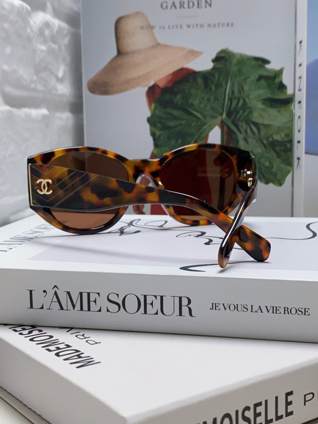 Chanel Polarized Cat-Eye Red Lens Sunglasses for Women - detail image 2