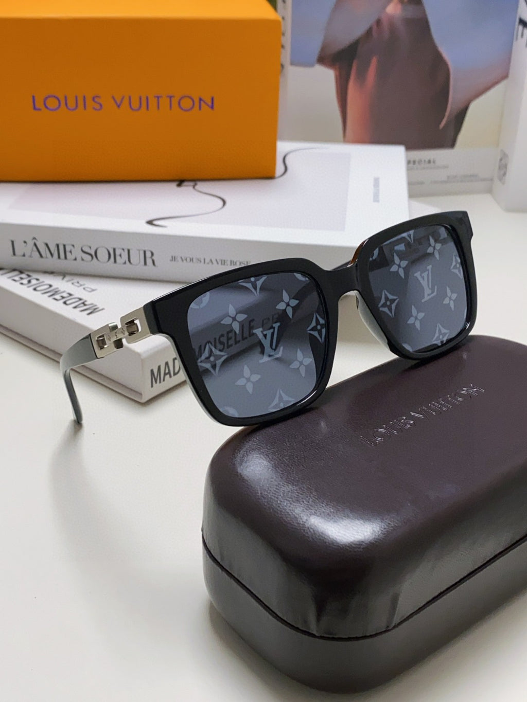 Louis Vuitton Square Blue Lens Sunglasses for Men & Women - 464648 - detail image 6