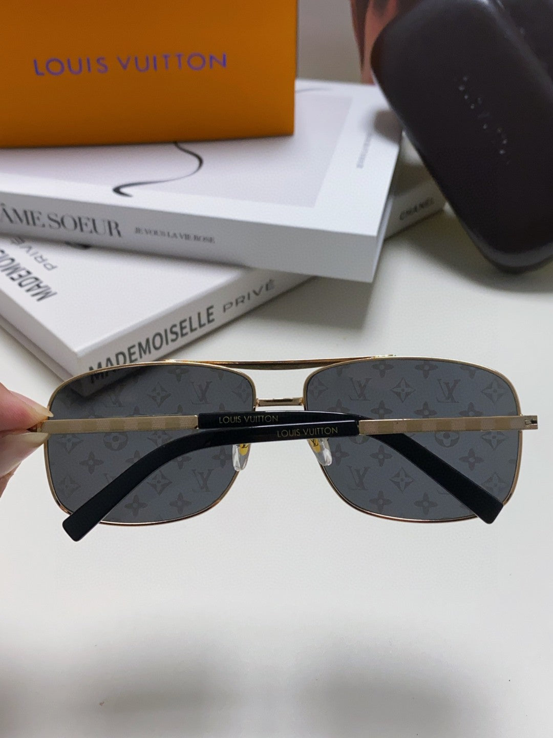 Louis Vuitton Metal Square Blue Lens Sunglasses for Men & Women - 464650 - detail image 4