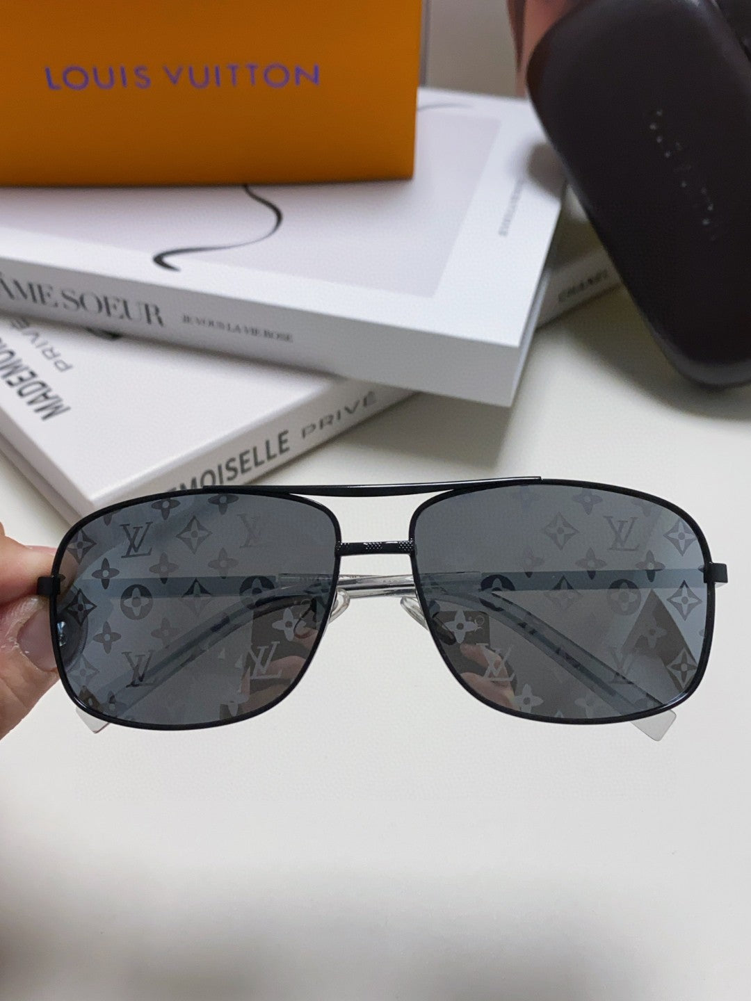 Louis Vuitton Metal Square Gray Lens Sunglasses for Men & Women - 464651 - detail image 2
