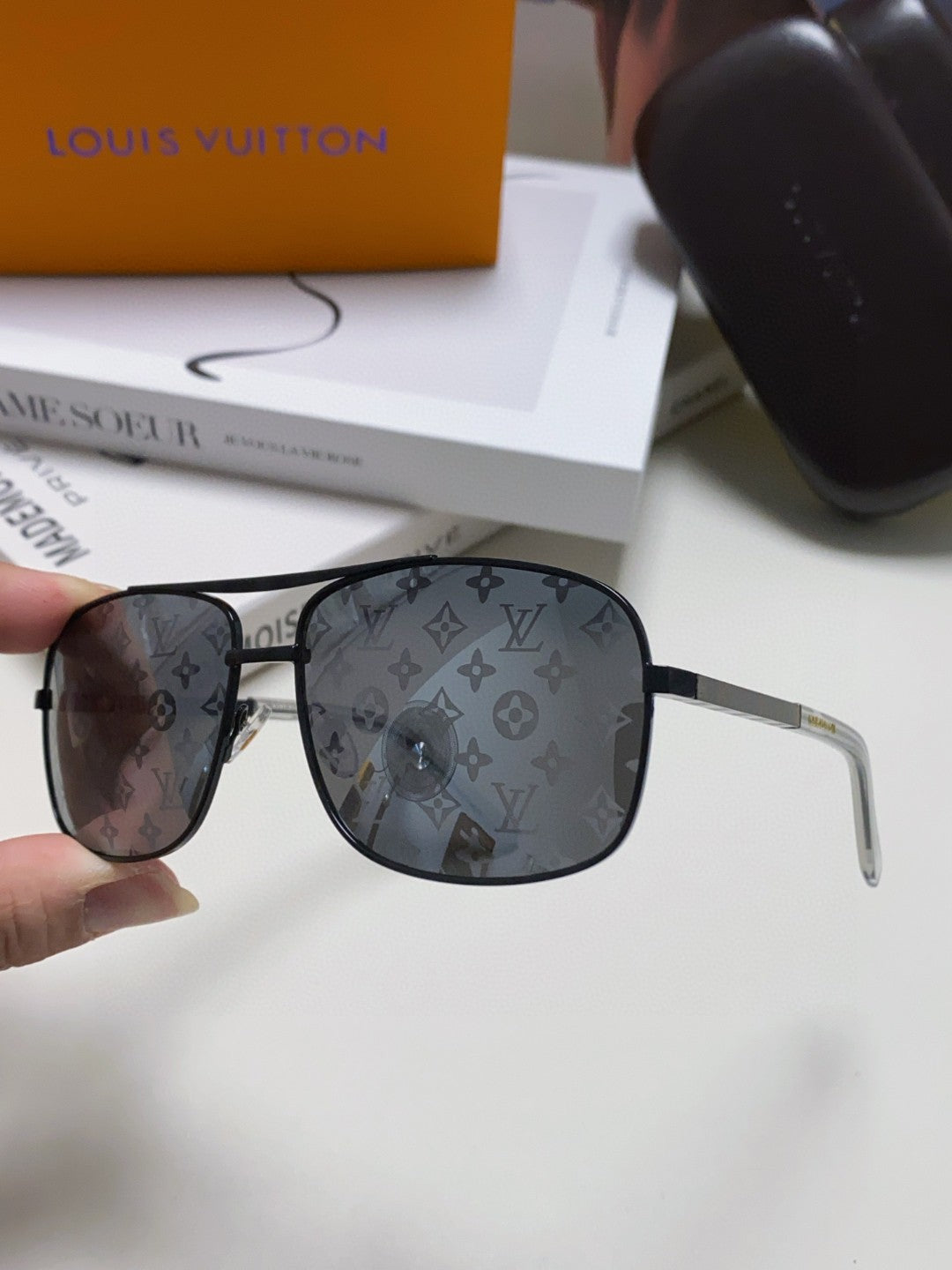 Louis Vuitton Metal Square Gray Lens Sunglasses for Men & Women - 464651 - detail image 4