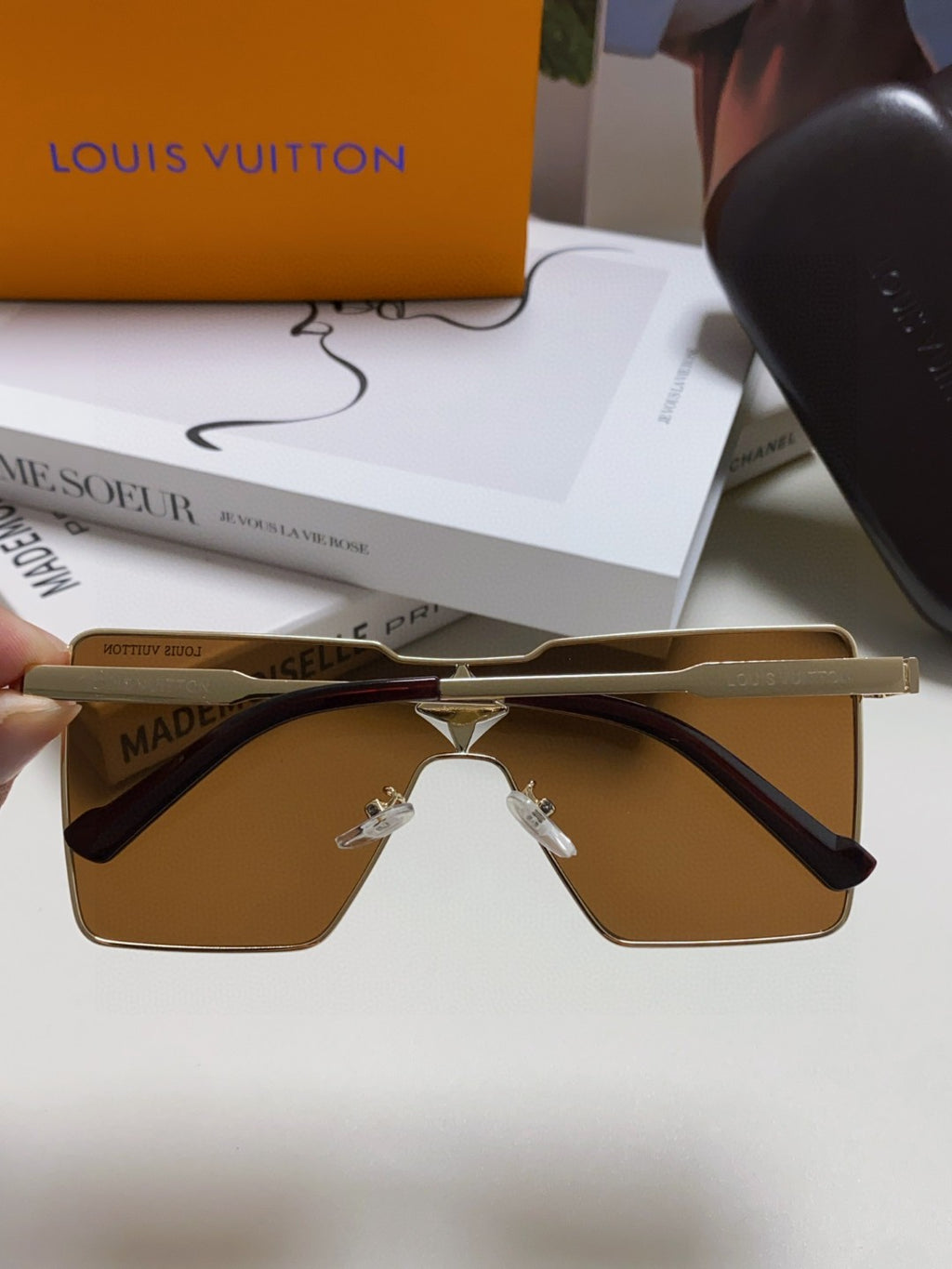 Louis Vuitton Z1700U Metal Fashion Brown Lens Sunglasses for Men & Women - detail image 4