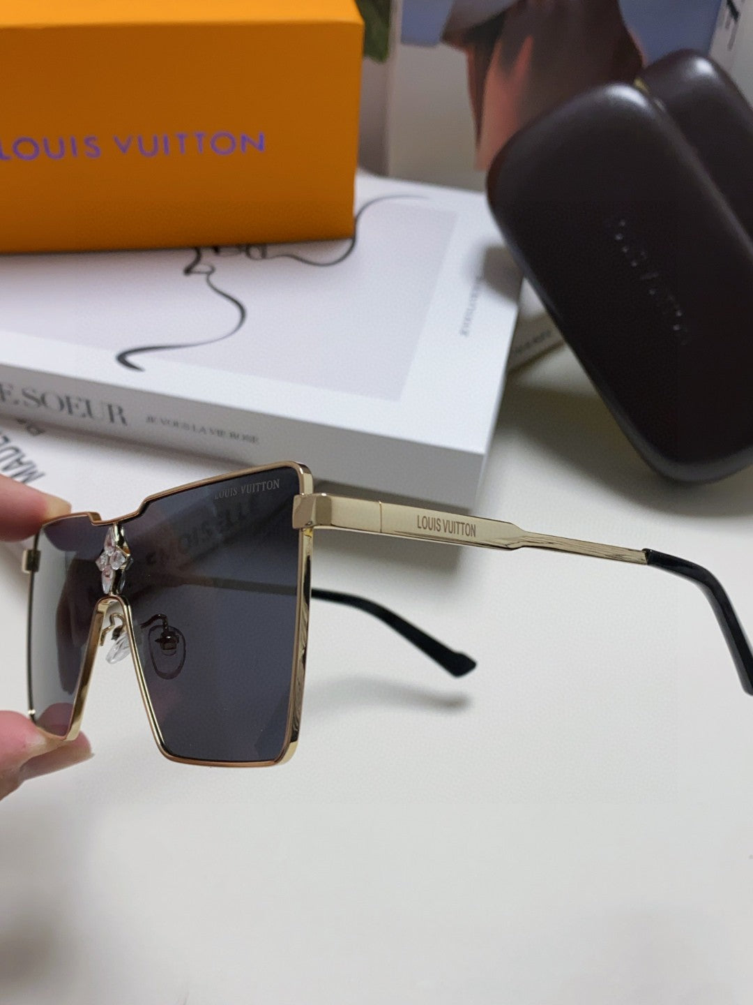 Louis Vuitton Z1700U Metal Fashion Black Lens Sunglasses for Men & Wo - 448629 - detail image 7