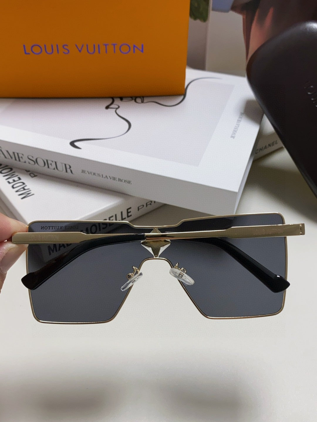 Louis Vuitton Z1700U Metal Fashion Black Lens Sunglasses for Men & Wo - 448629 - detail image 6