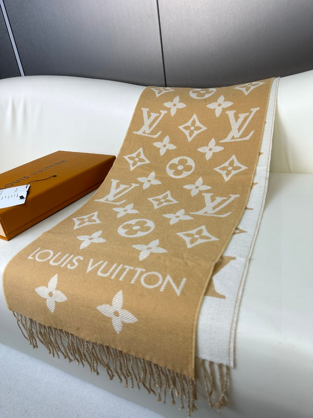 Louis Vuitton 180CM Fashion Gold Lens Sunglasses for Men & Women