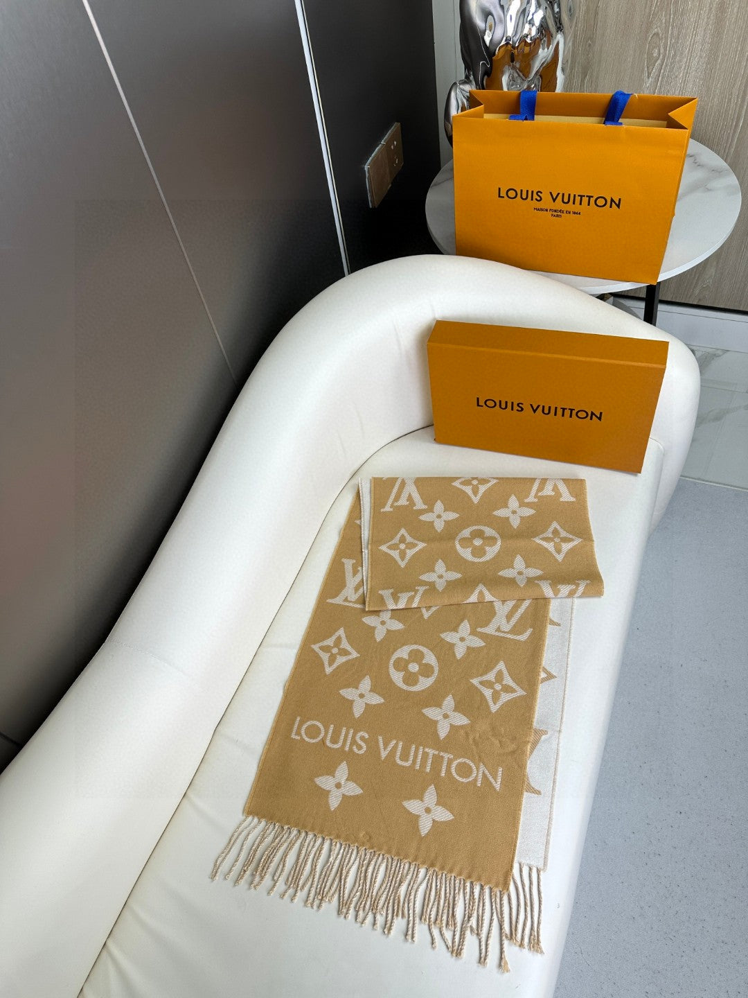 Louis Vuitton 180CM Fashion Gold Lens Sunglasses for Men & Women - detail image 4