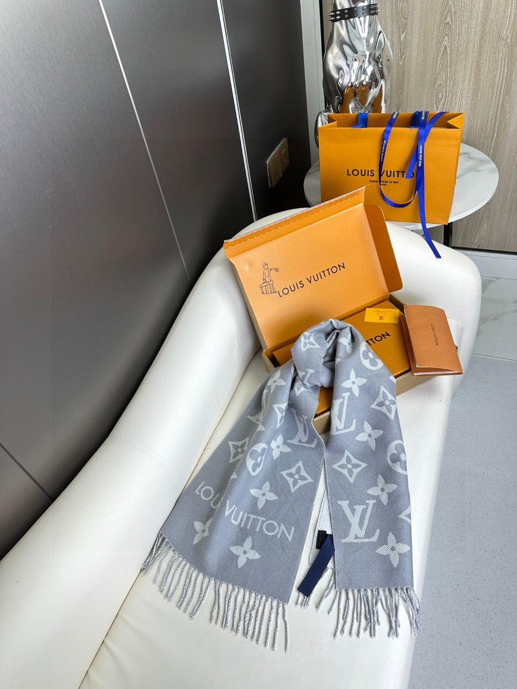 Louis Vuitton 180CM Fashion Gray Lens Sunglasses for Men & Women - detail image 3