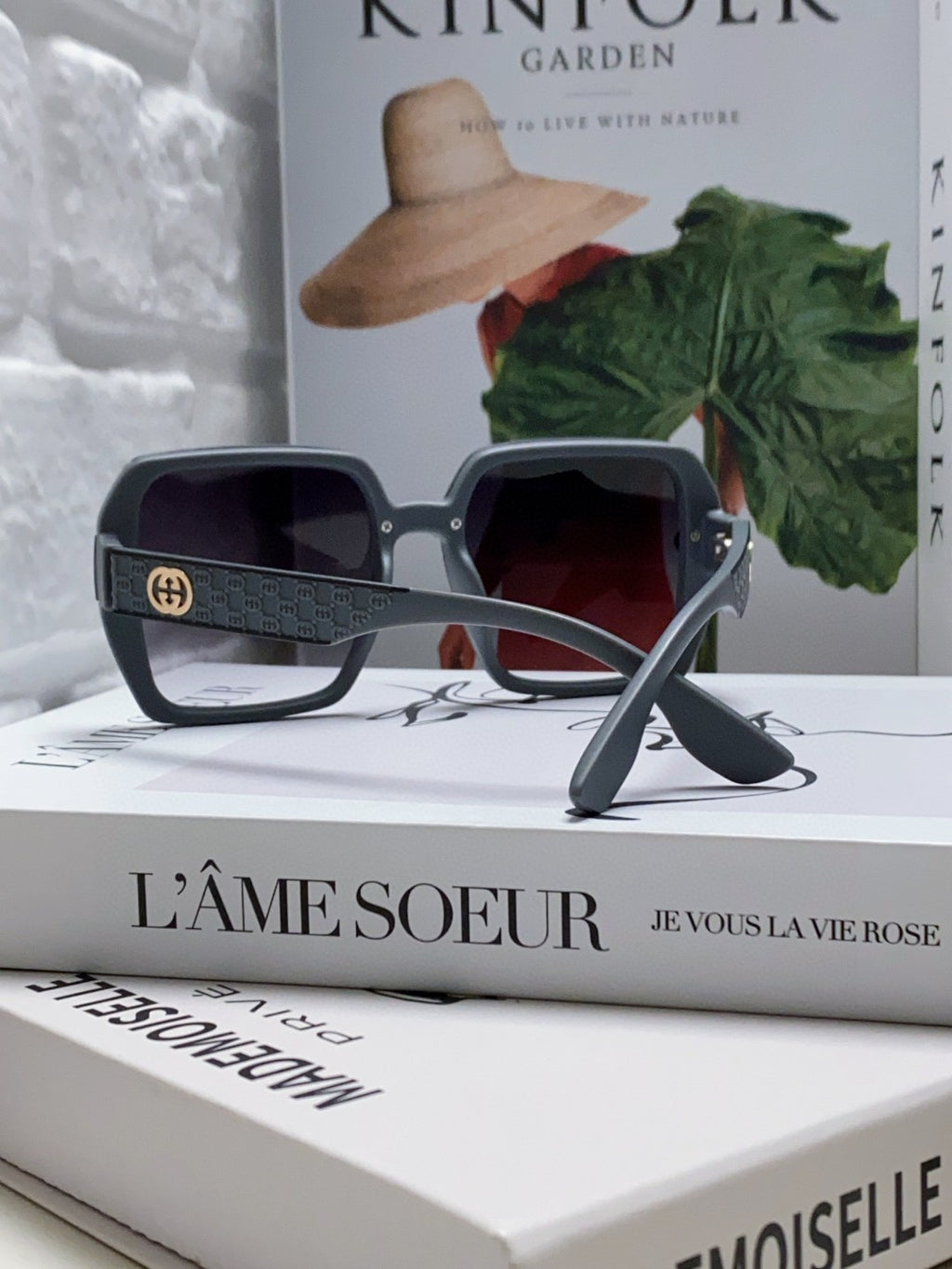 Gucci Polarized Fashion Gray Lens Sunglasses for Men & Women - detail image 2