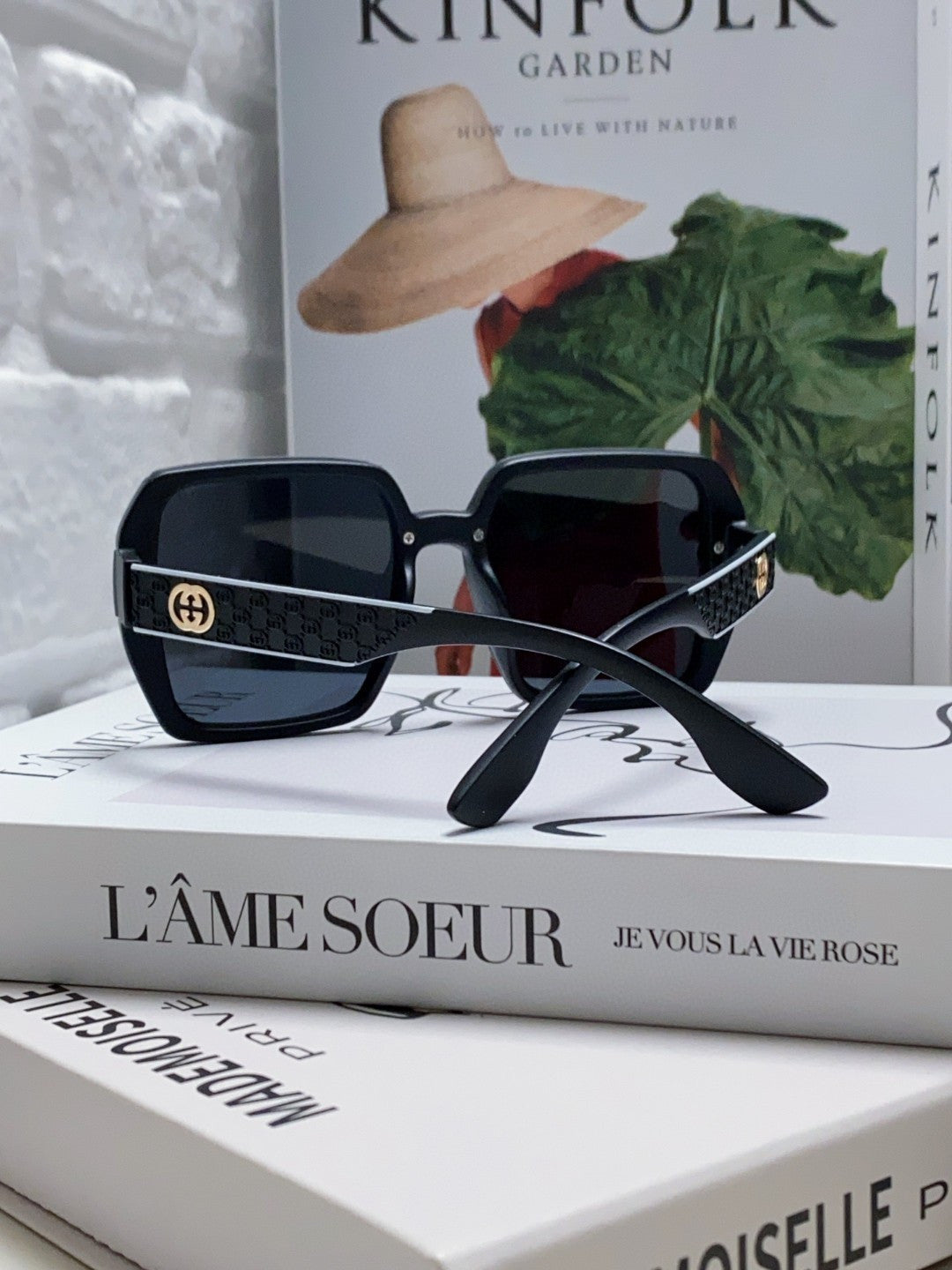 Gucci Polarized Fashion Black Lens Sunglasses for Men & Women - 464850 - detail image 2