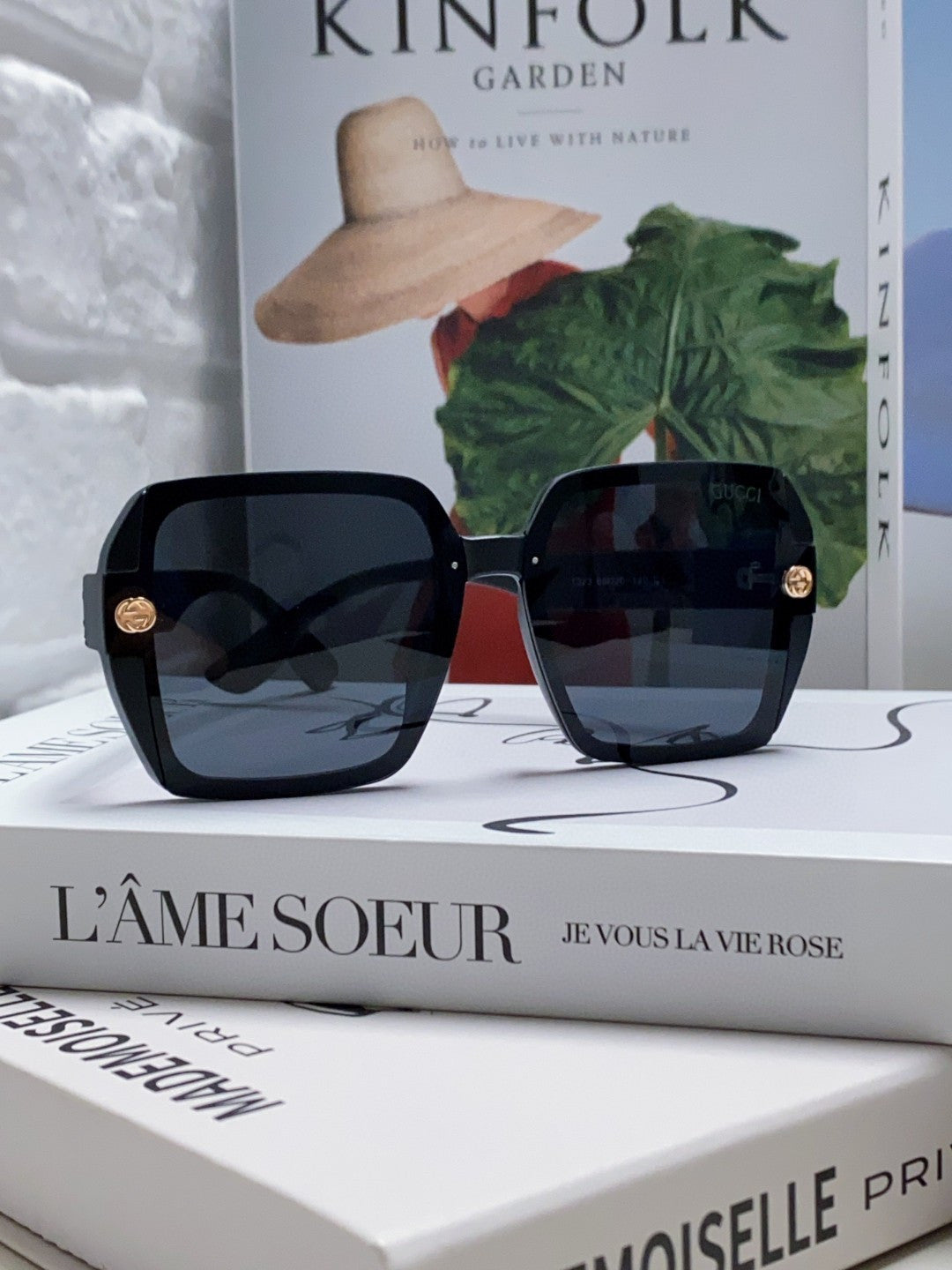 Gucci Polarized Fashion Black Lens Sunglasses for Men & Women - 464850