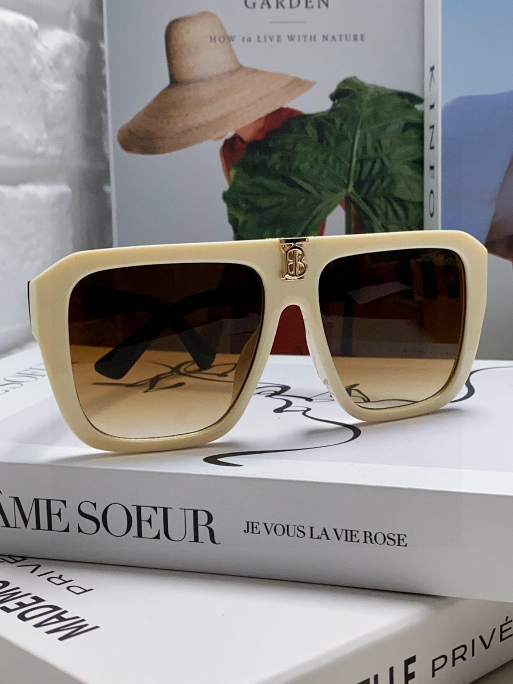 Burberry Oversized Brown Lens Sunglasses for Men & Women - 372320
