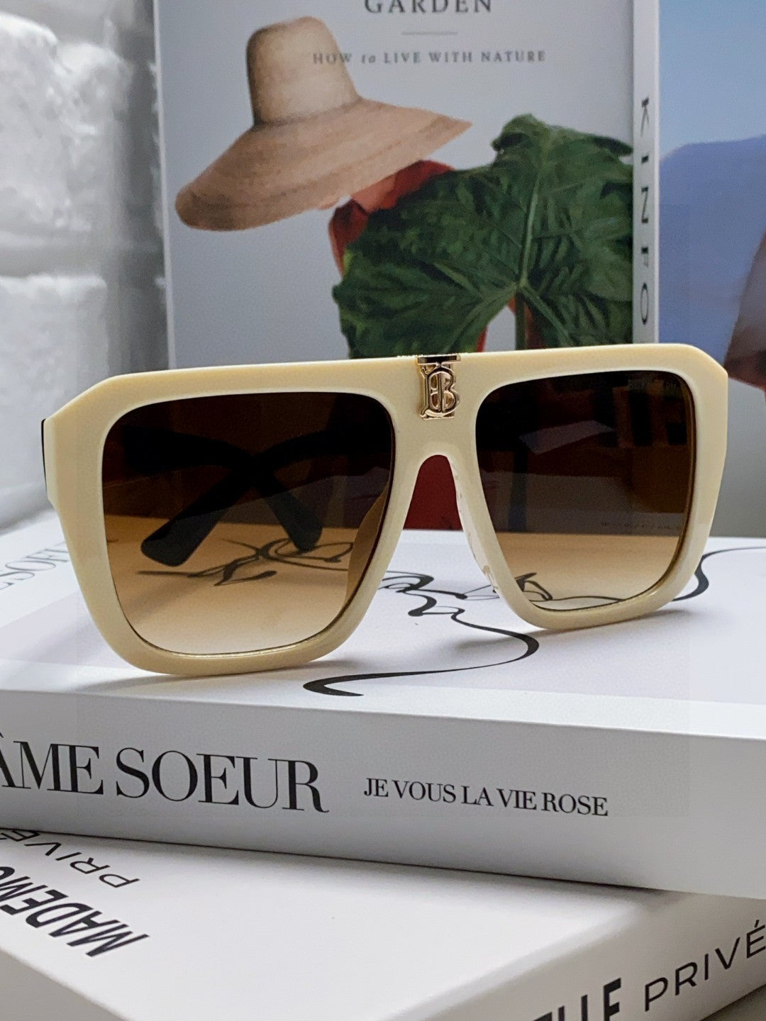 Burberry Oversized Brown Lens Sunglasses for Men & Women - 372320