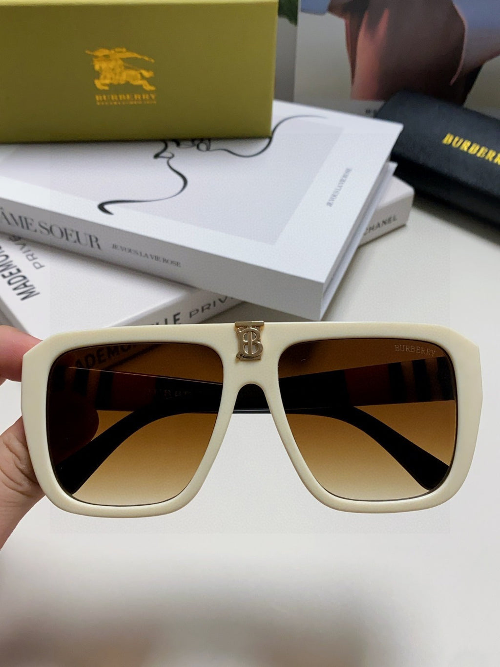 Burberry Oversized Brown Lens Sunglasses for Men & Women - 372320 - detail image 3