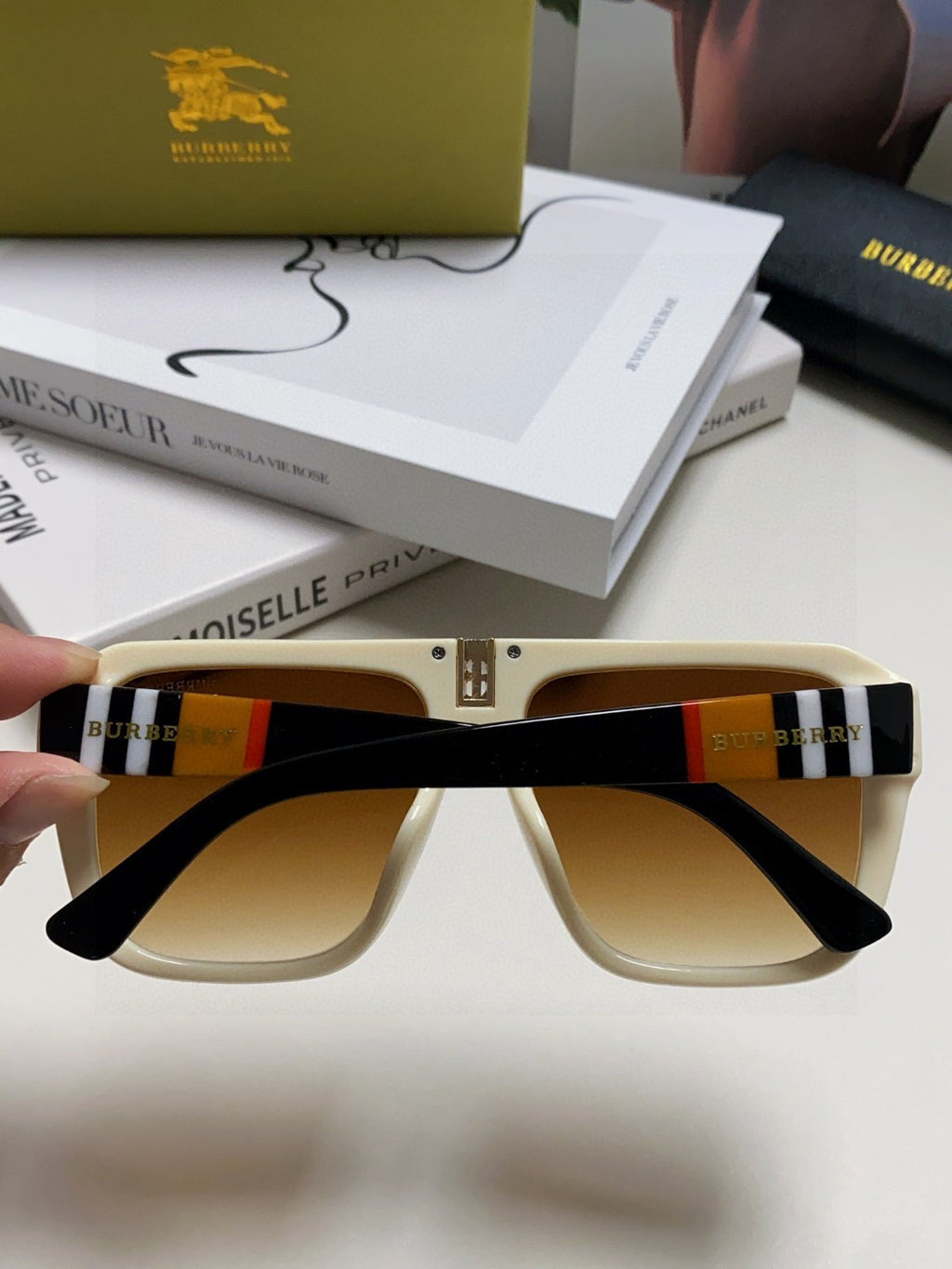 Burberry Oversized Brown Lens Sunglasses for Men & Women - 372320 - detail image 4