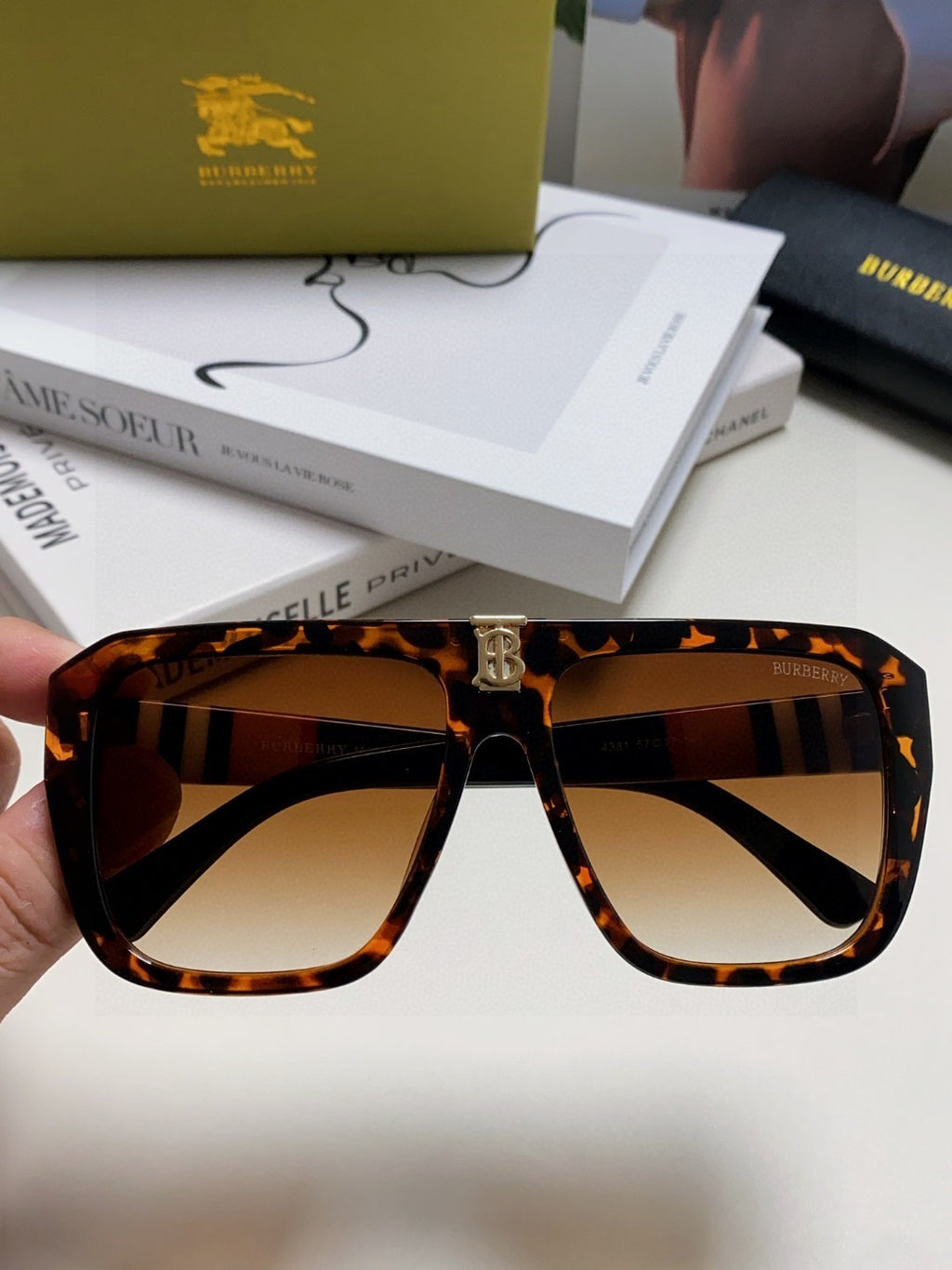 Burberry Oversized Brown Lens Sunglasses for Men & Women - 372321 - detail image 3